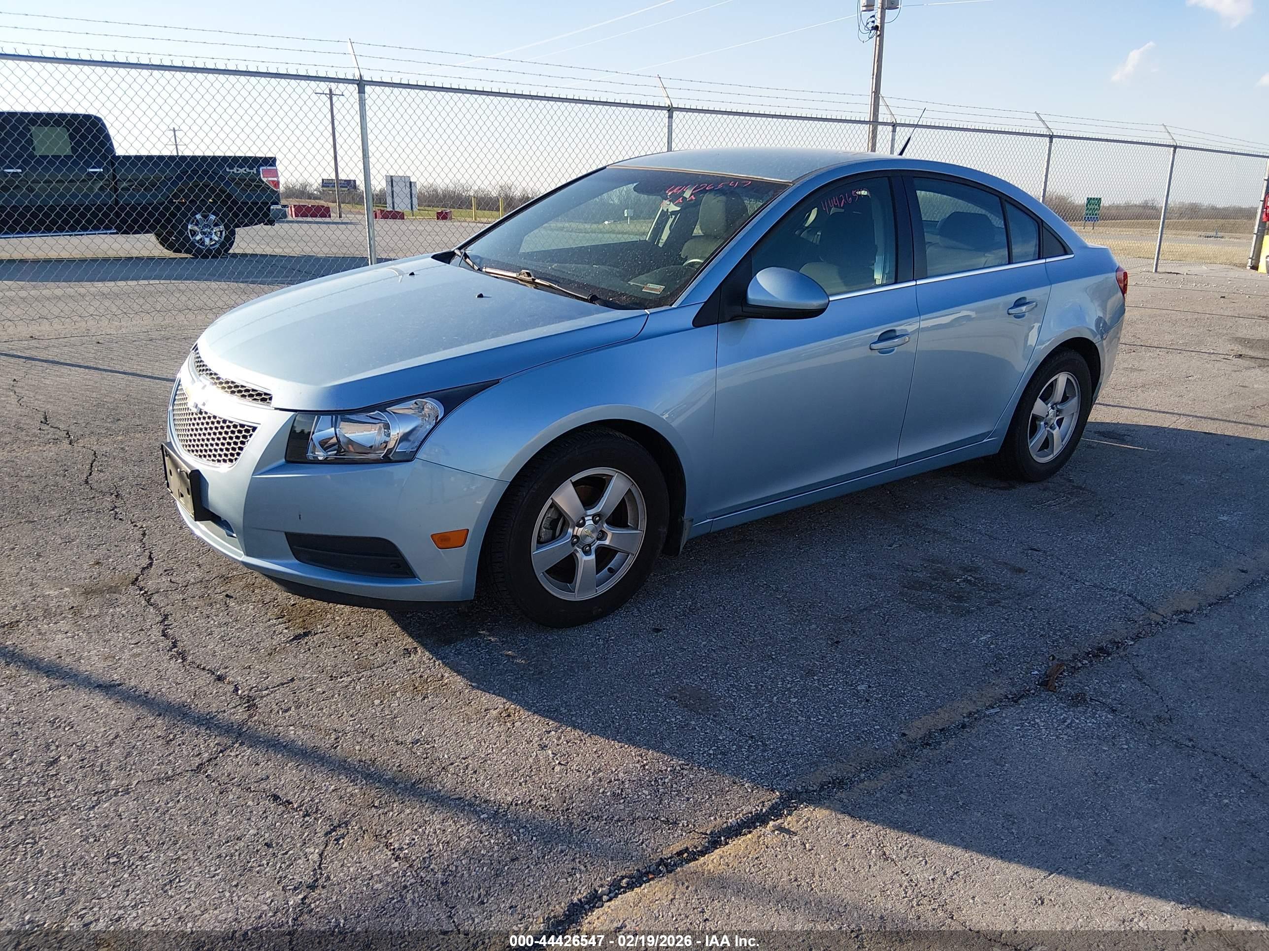 CHEVROLET CRUZE image 2