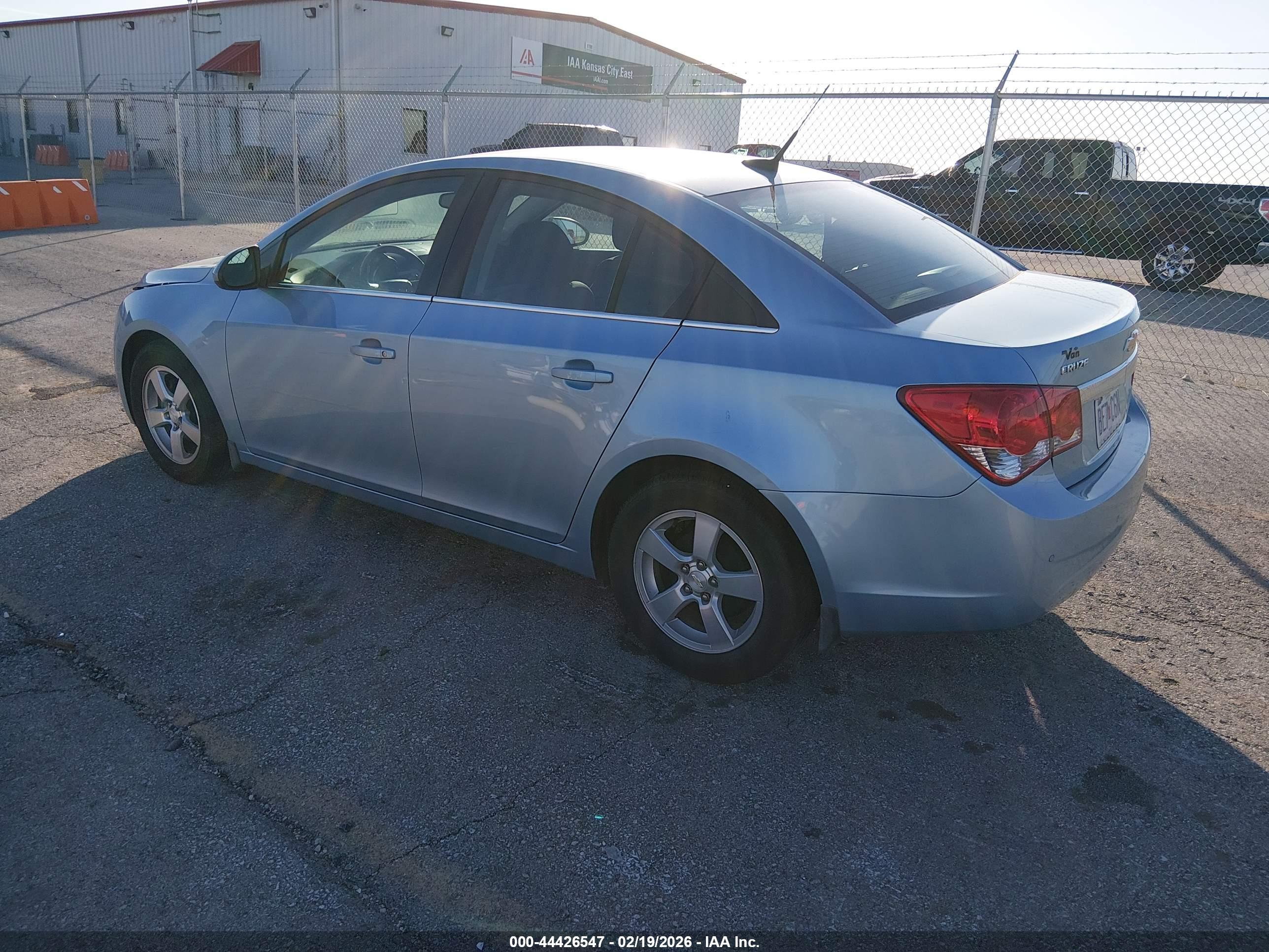 CHEVROLET CRUZE image 3