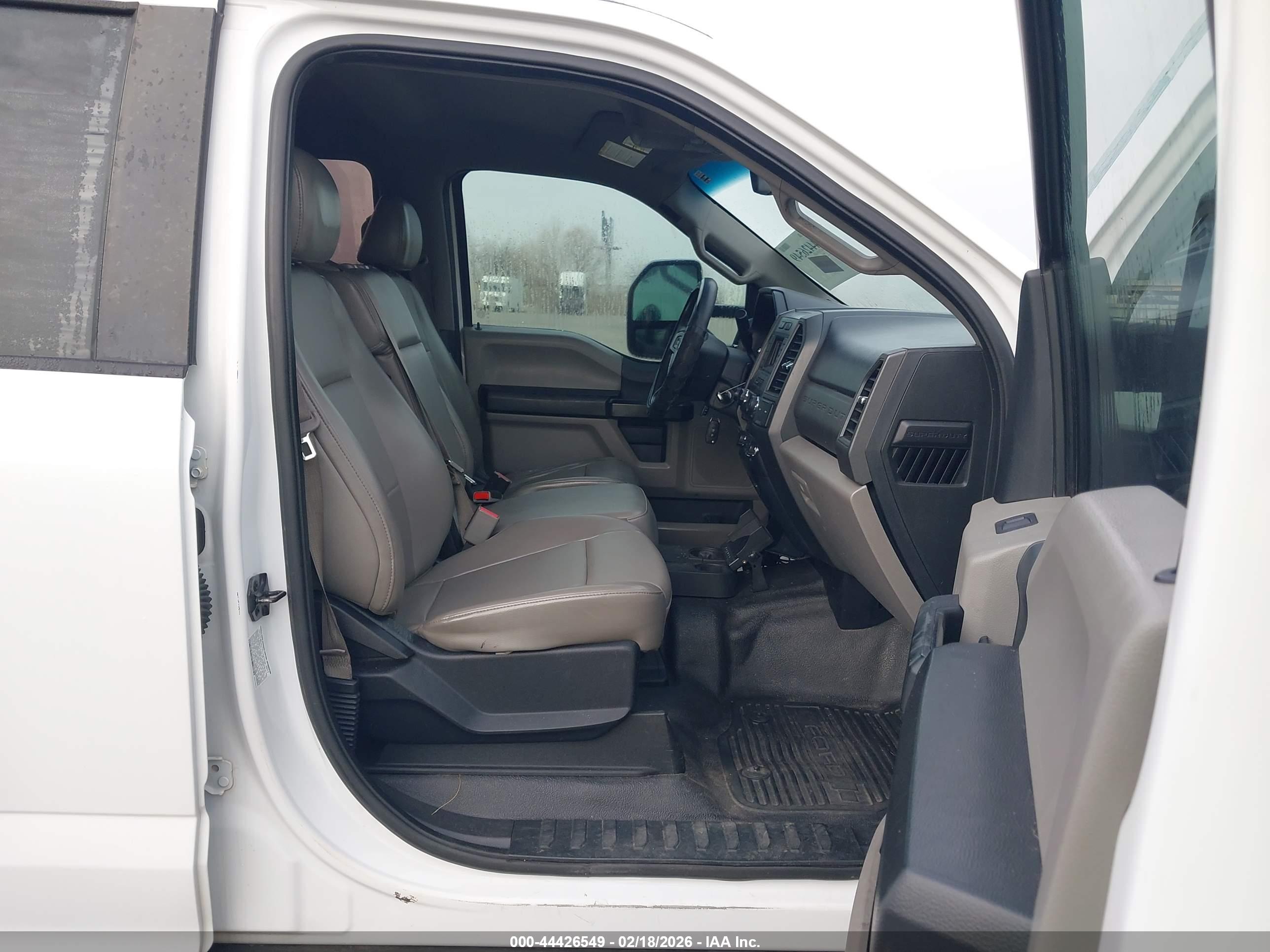 FORD F-350 image 8