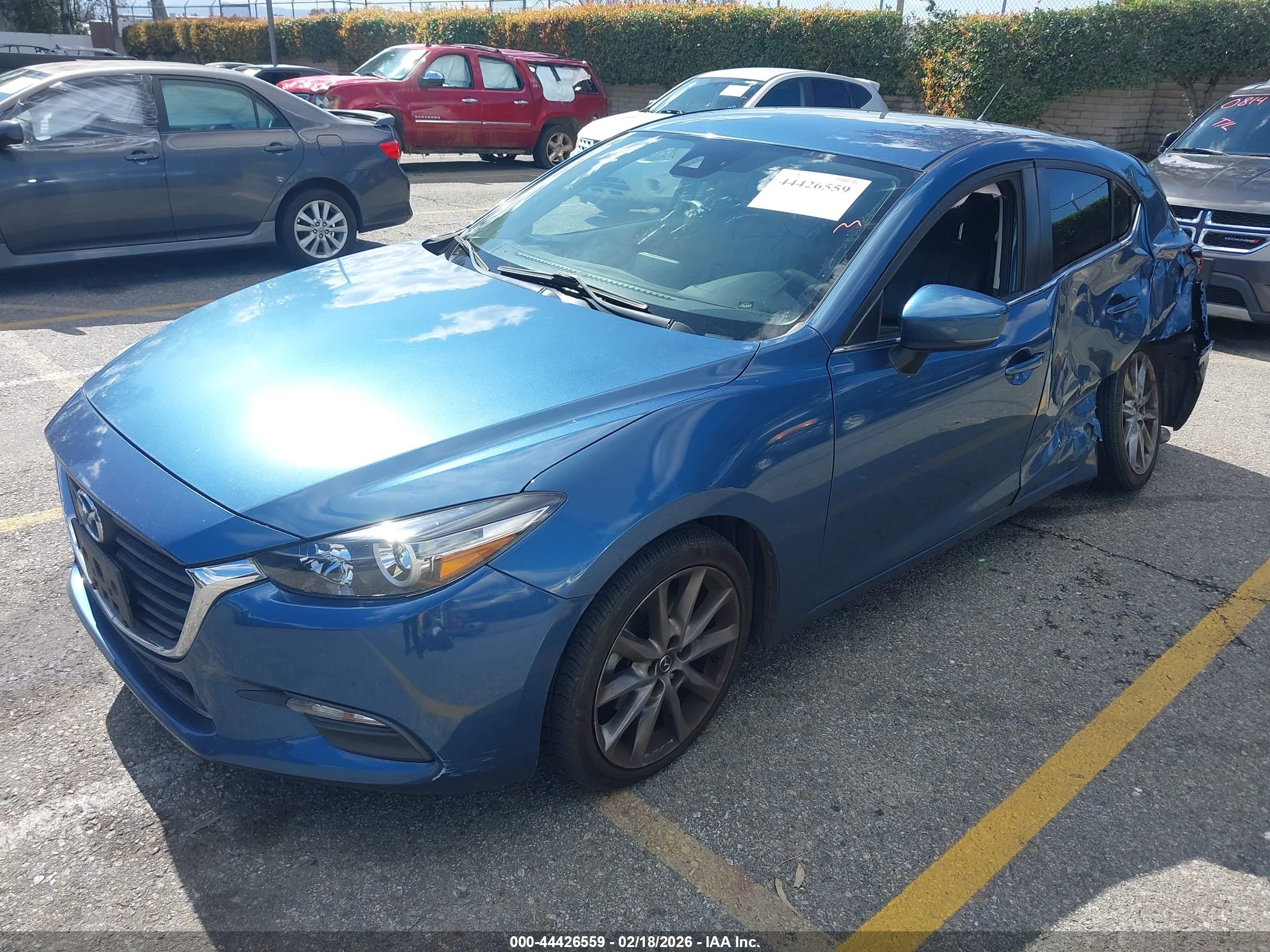 MAZDA MAZDA3 image 2