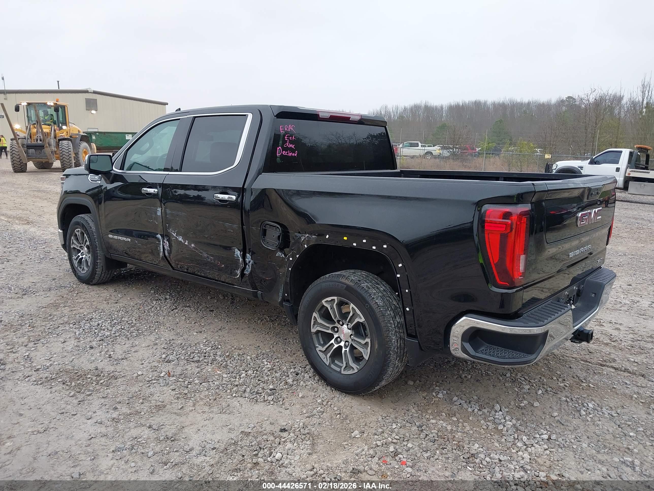 GMC SIERRA image 3