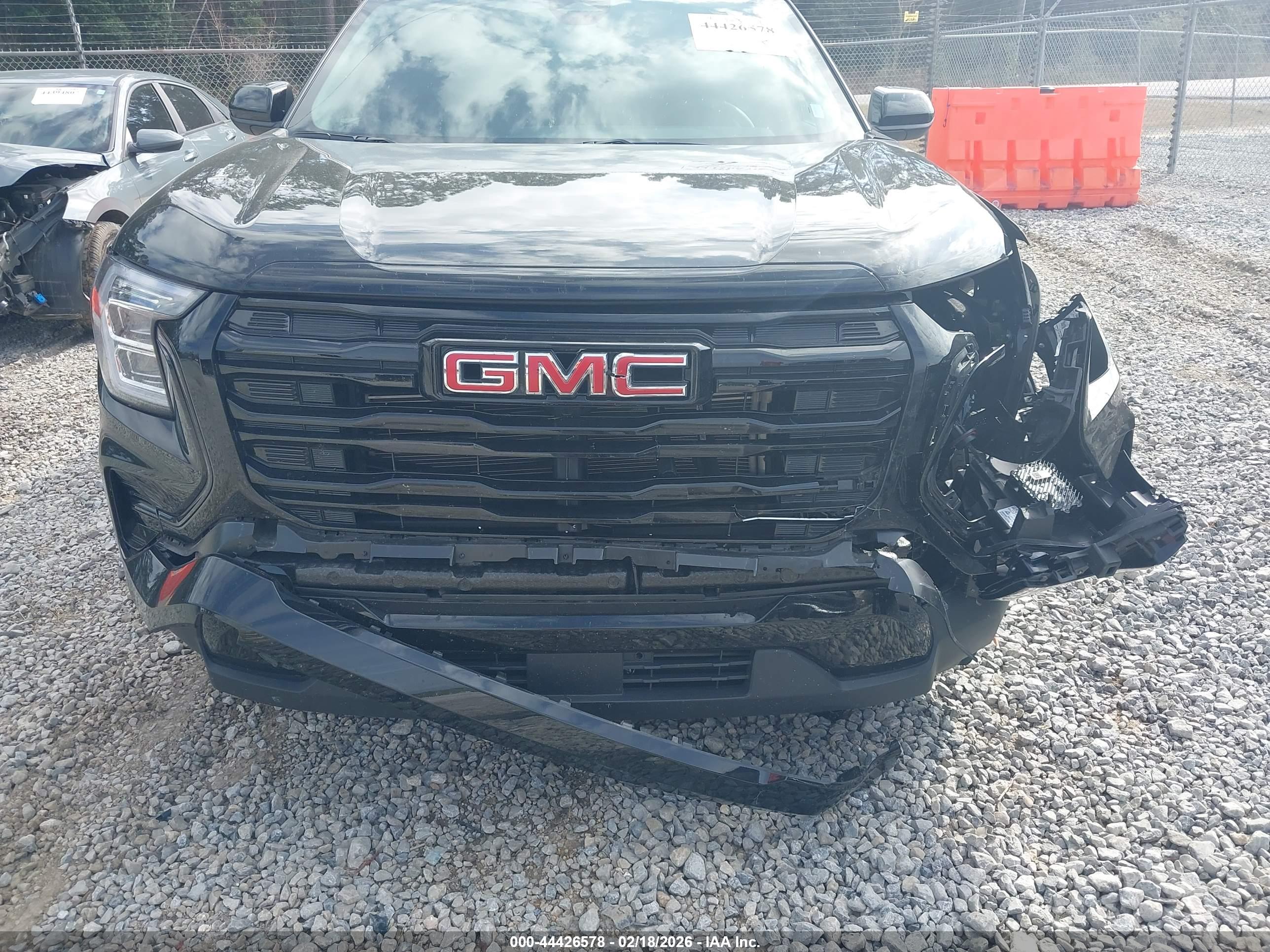 GMC TERRAIN image 6