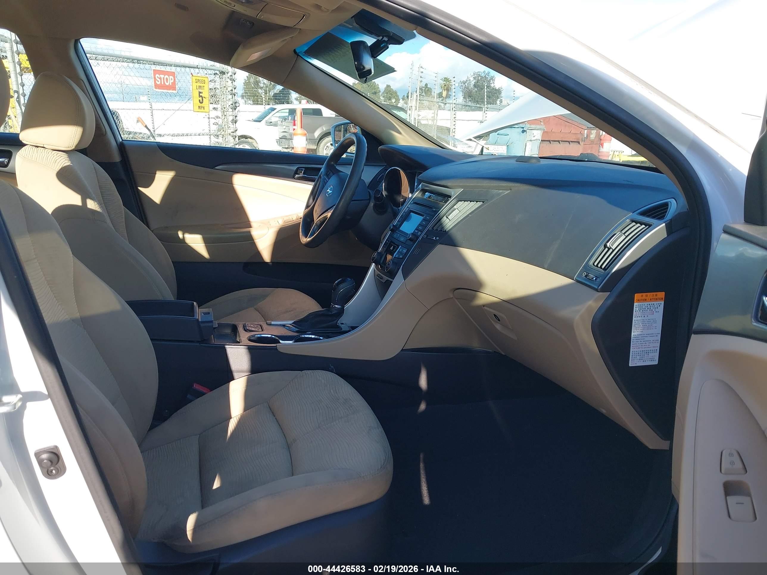 HYUNDAI SONATA image 5