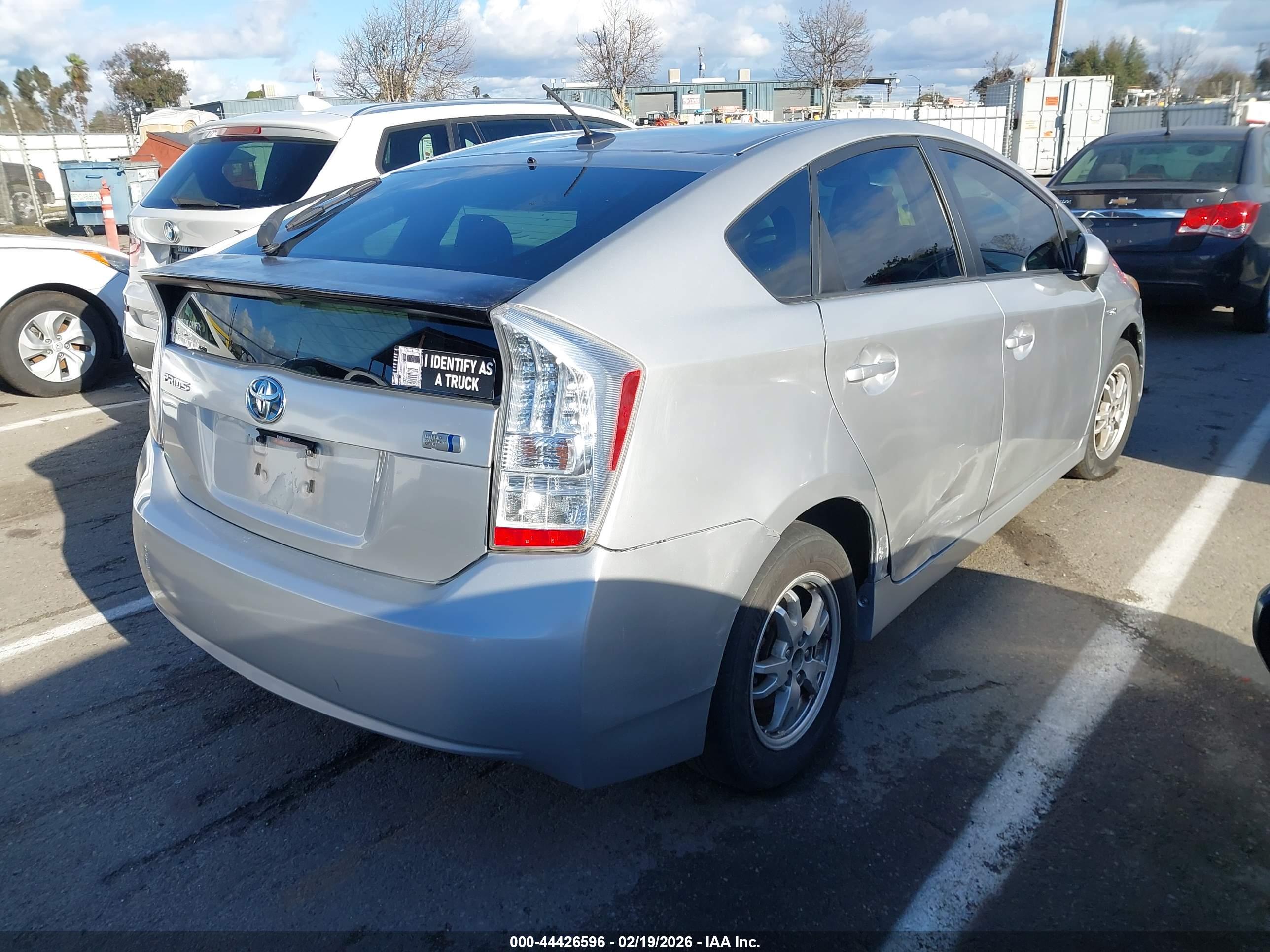 TOYOTA PRIUS image 4