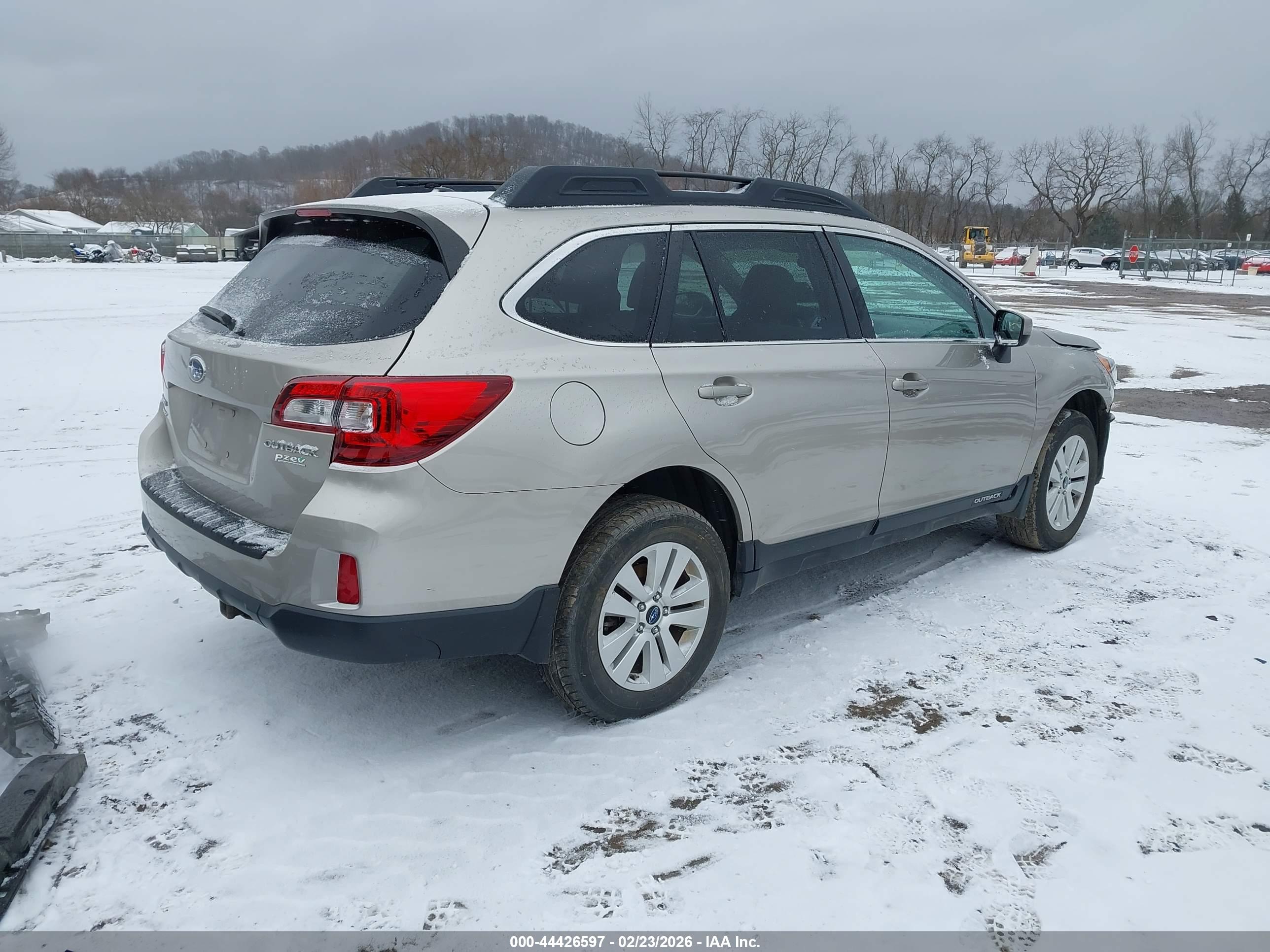 SUBARU OUTBACK image 4