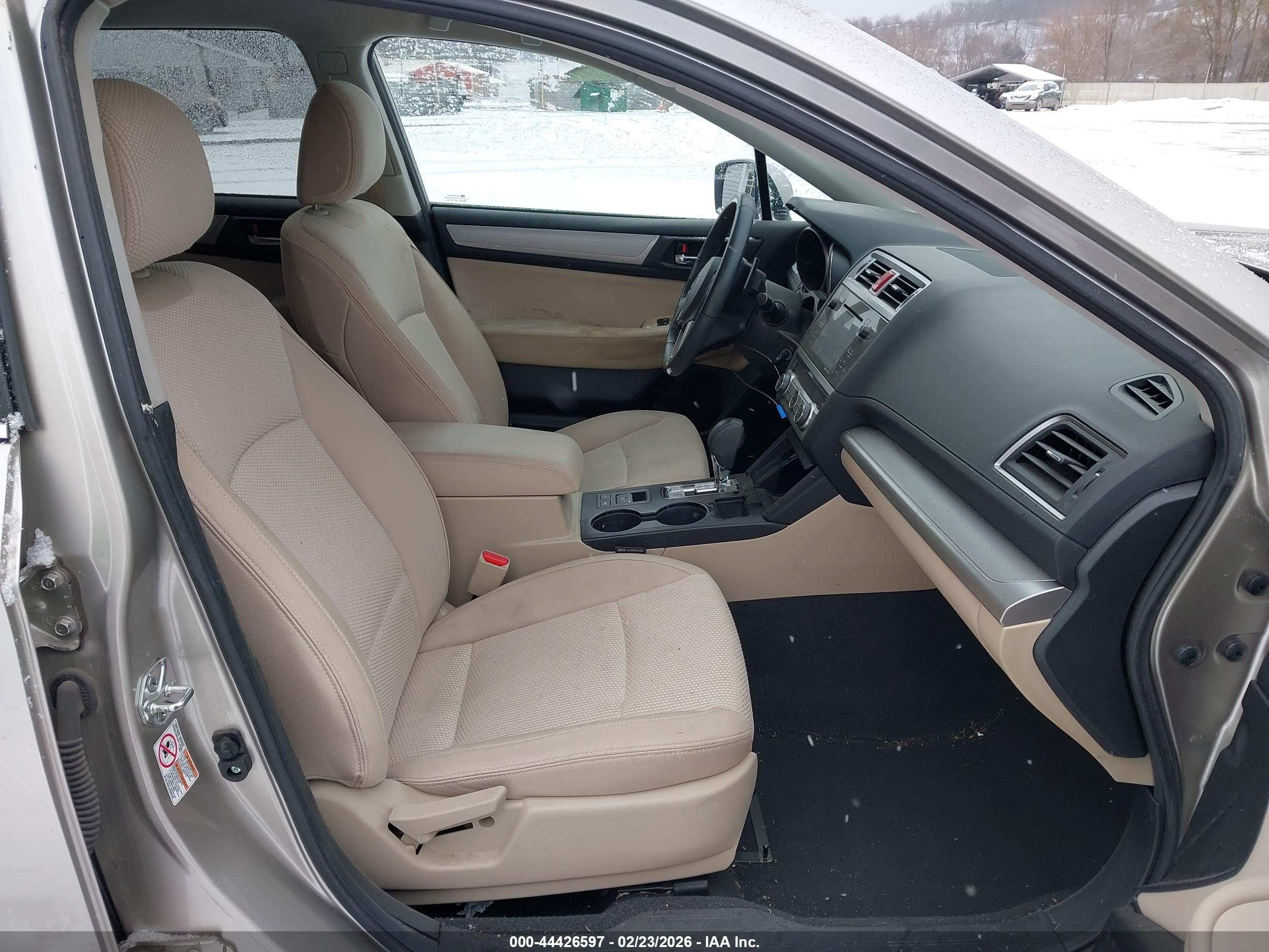 SUBARU OUTBACK image 5