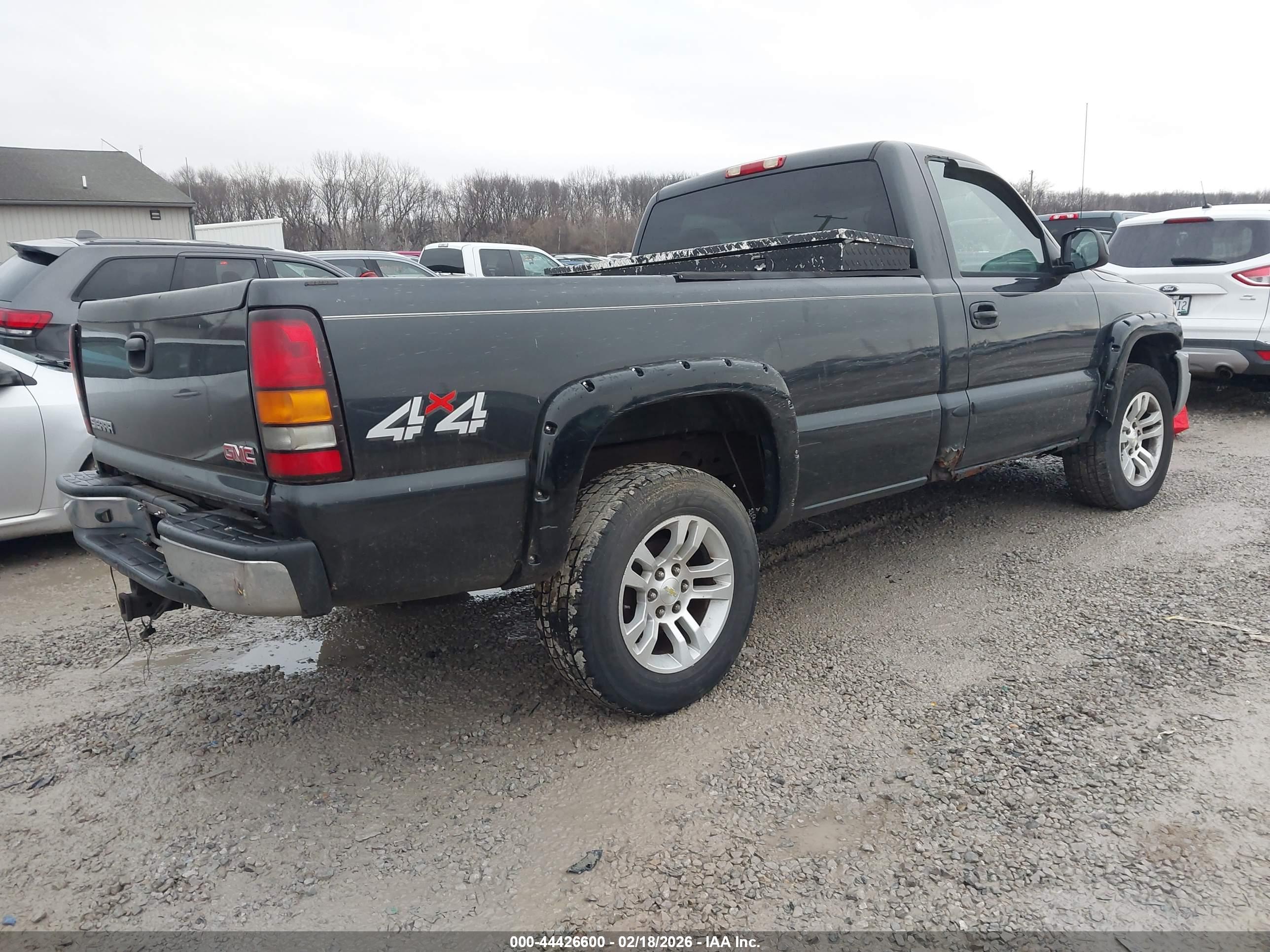 GMC SIERRA image 4
