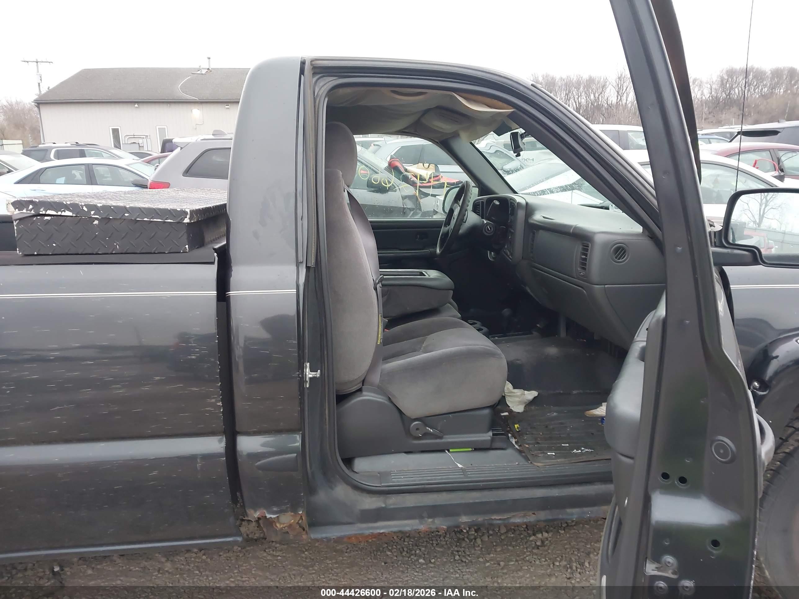 GMC SIERRA image 5