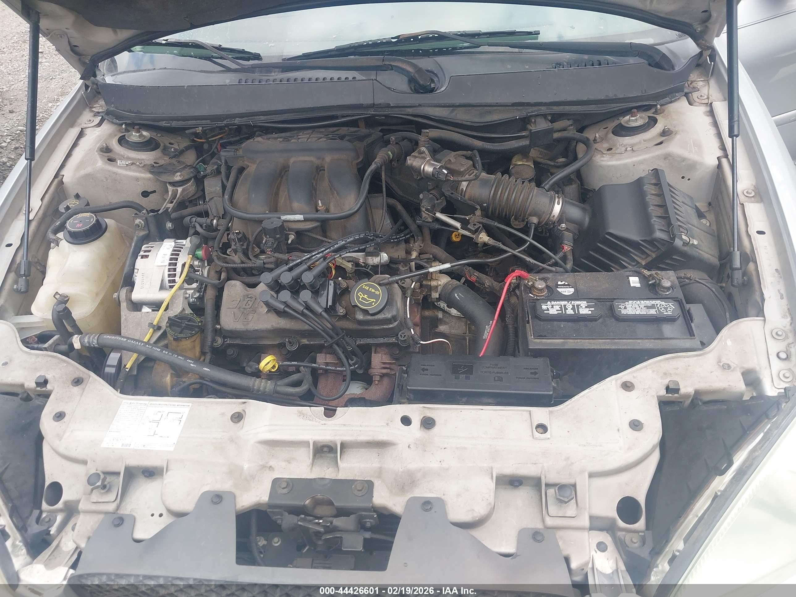 FORD TAURUS image 10