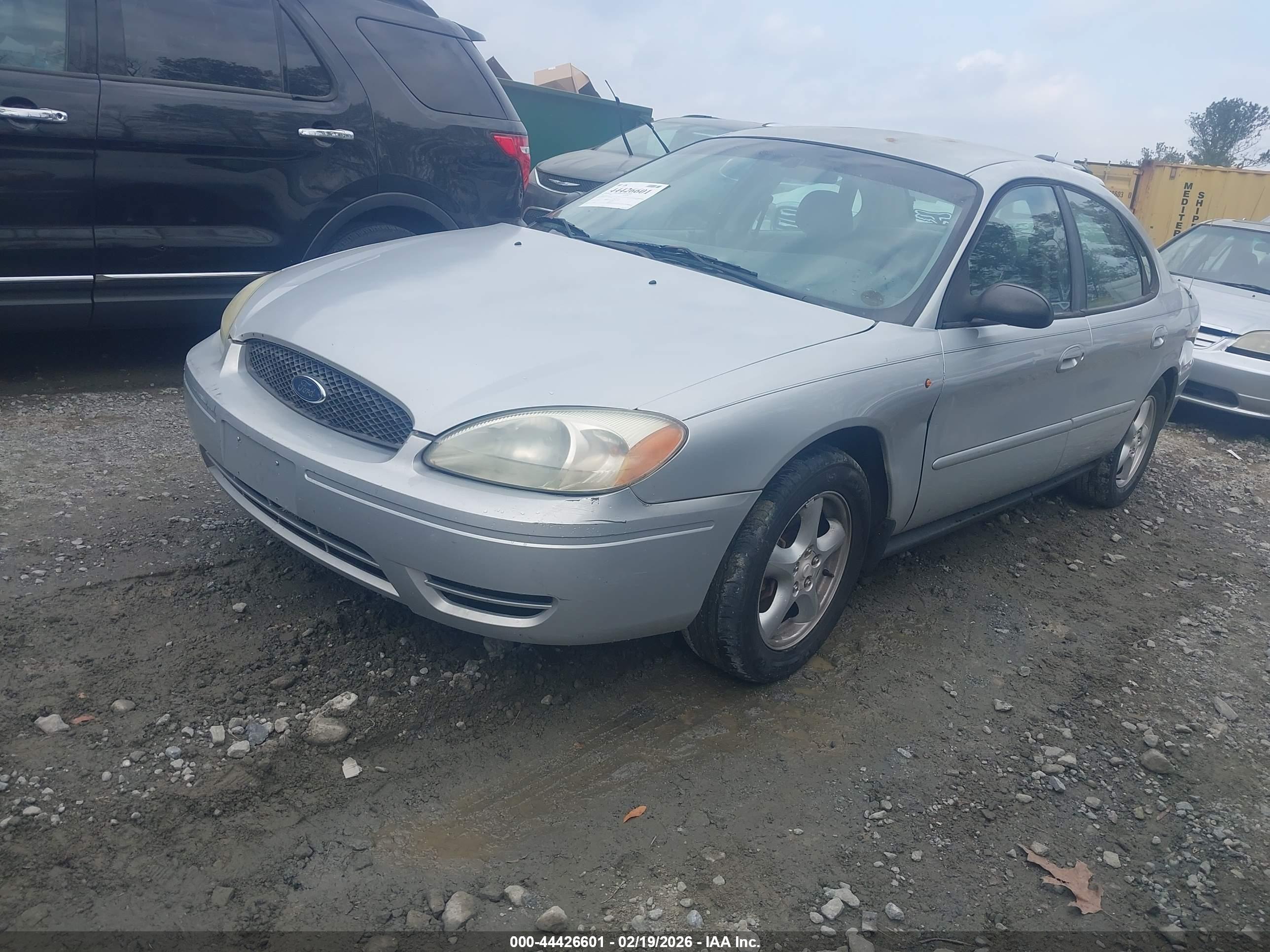 FORD TAURUS image 2