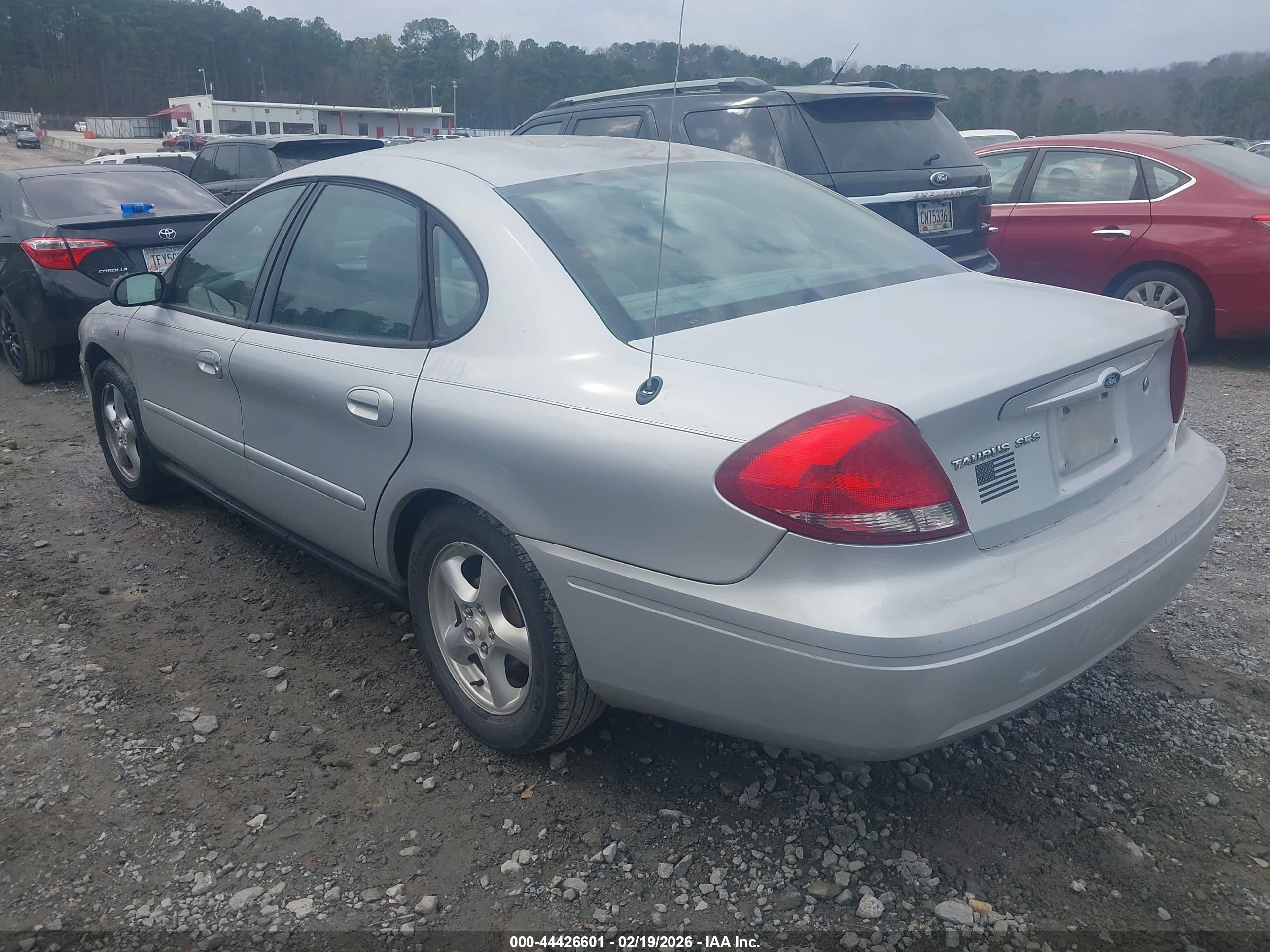 FORD TAURUS image 3