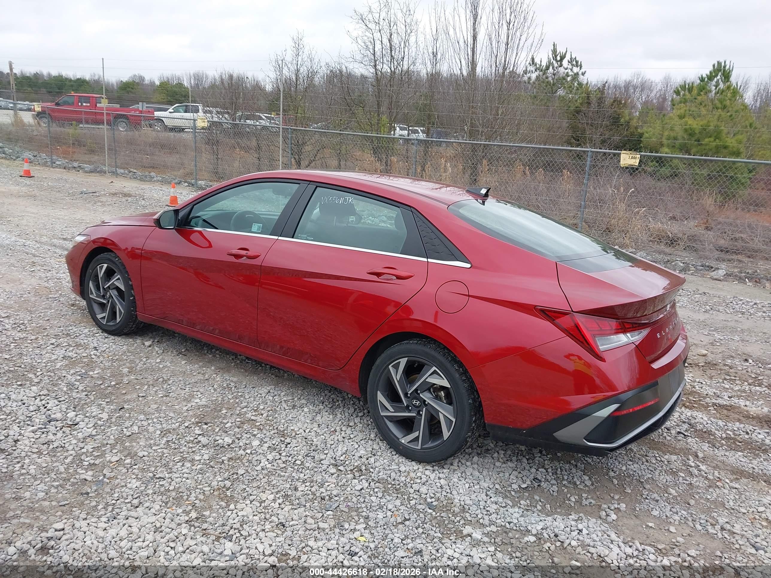 HYUNDAI ELANTRA image 3