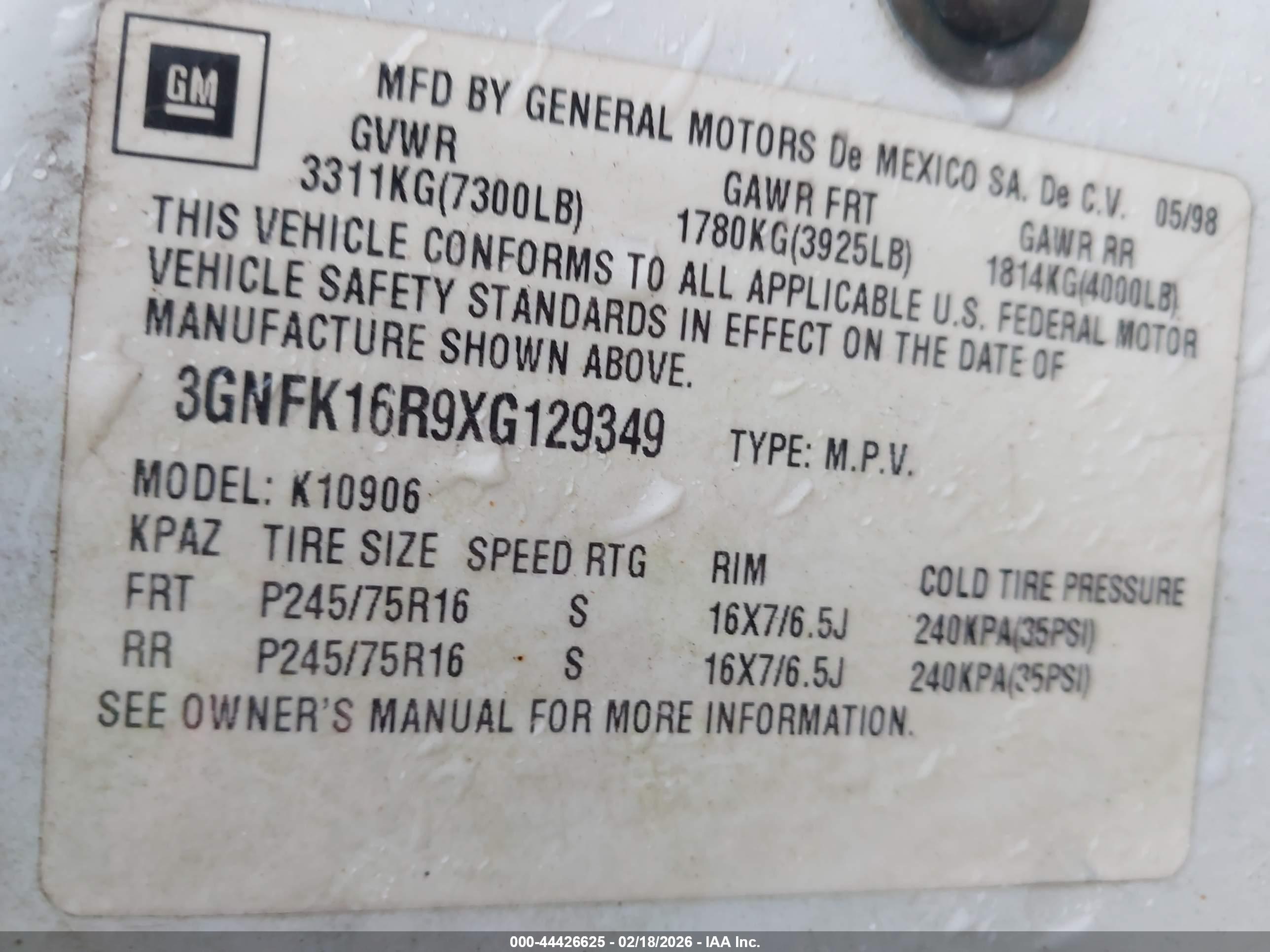 CHEVROLET SUBURBAN image 9