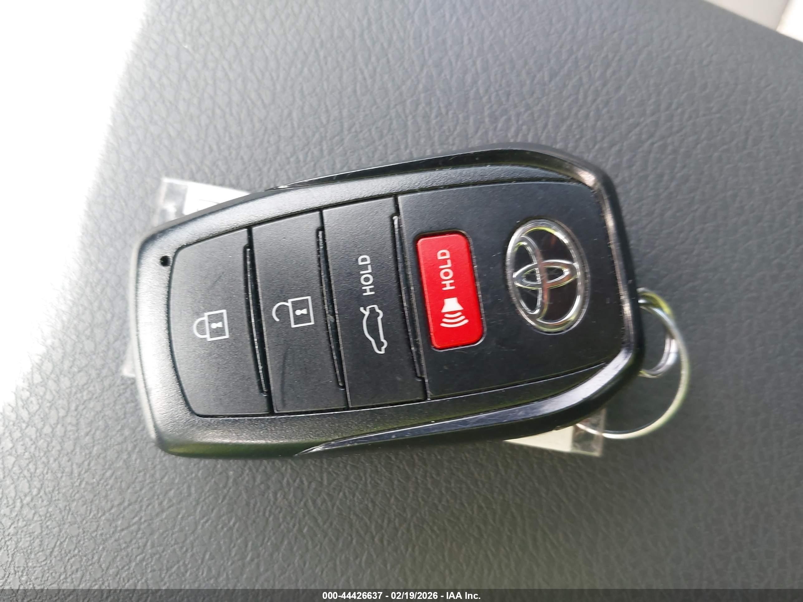 TOYOTA CAMRY image 11