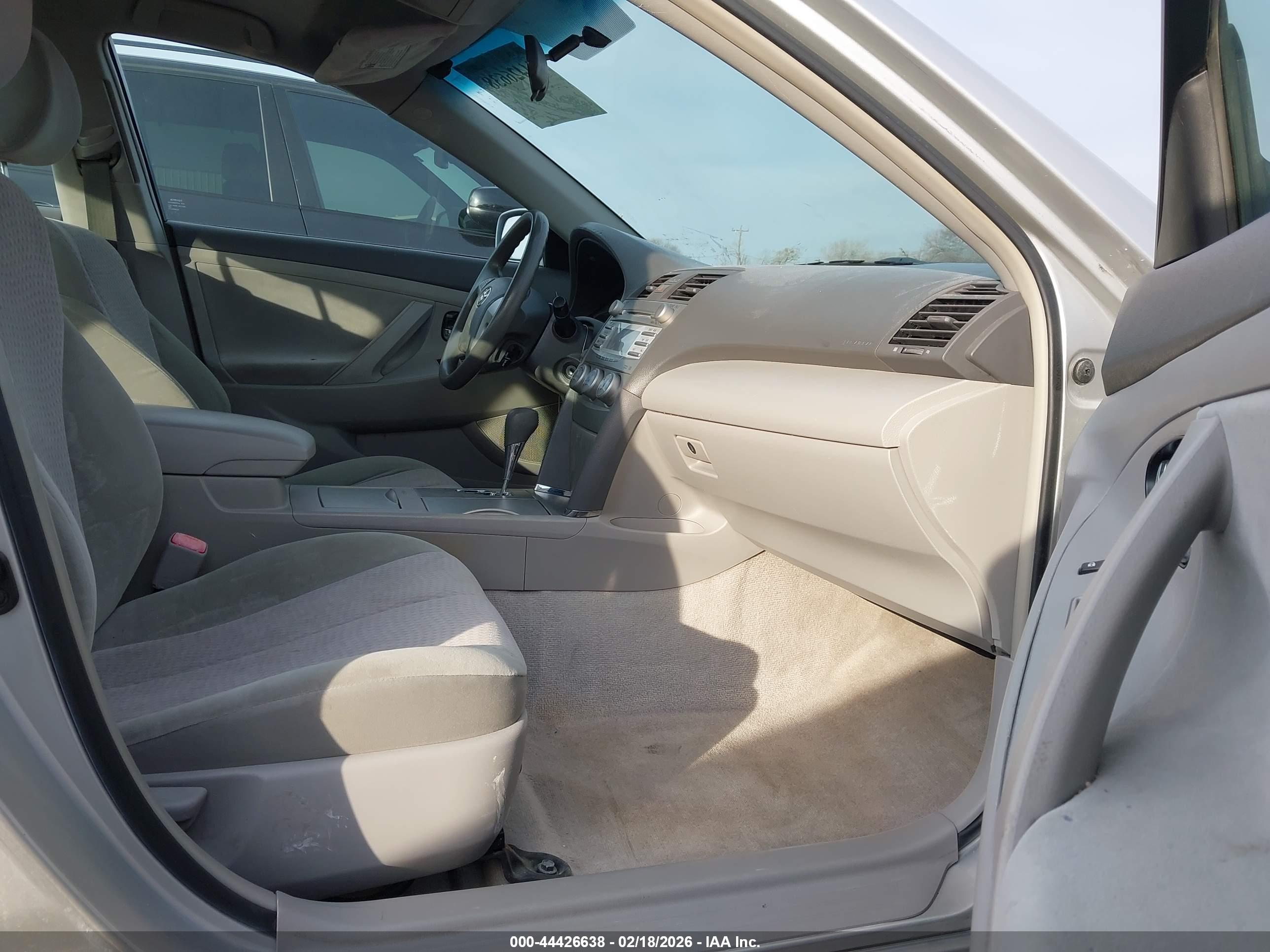 TOYOTA CAMRY image 5
