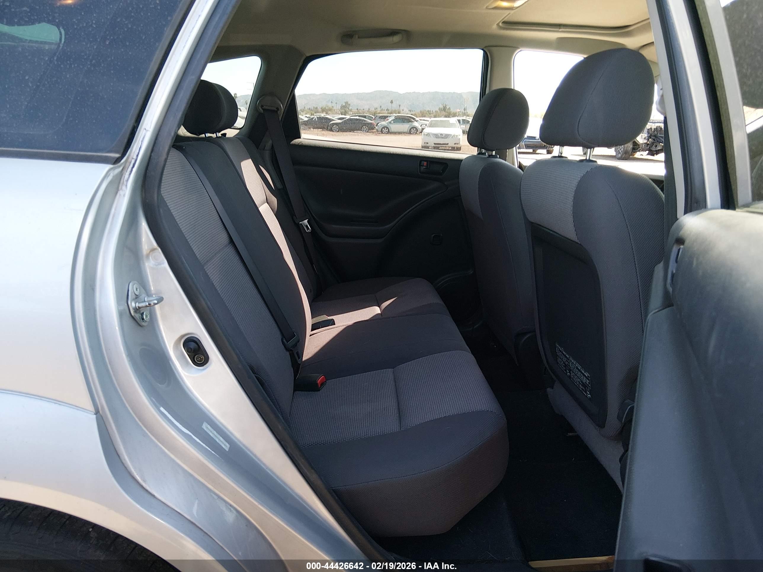 PONTIAC VIBE image 8