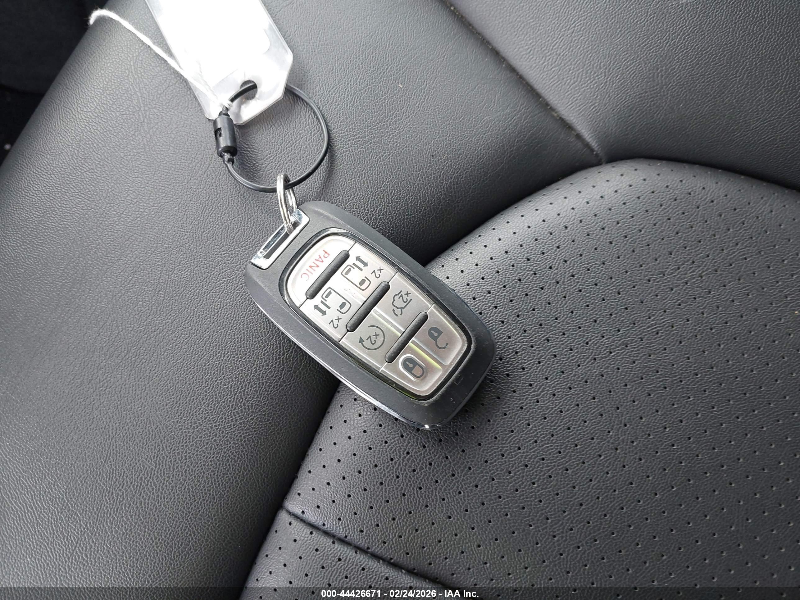 CHRYSLER PACIFICA image 11