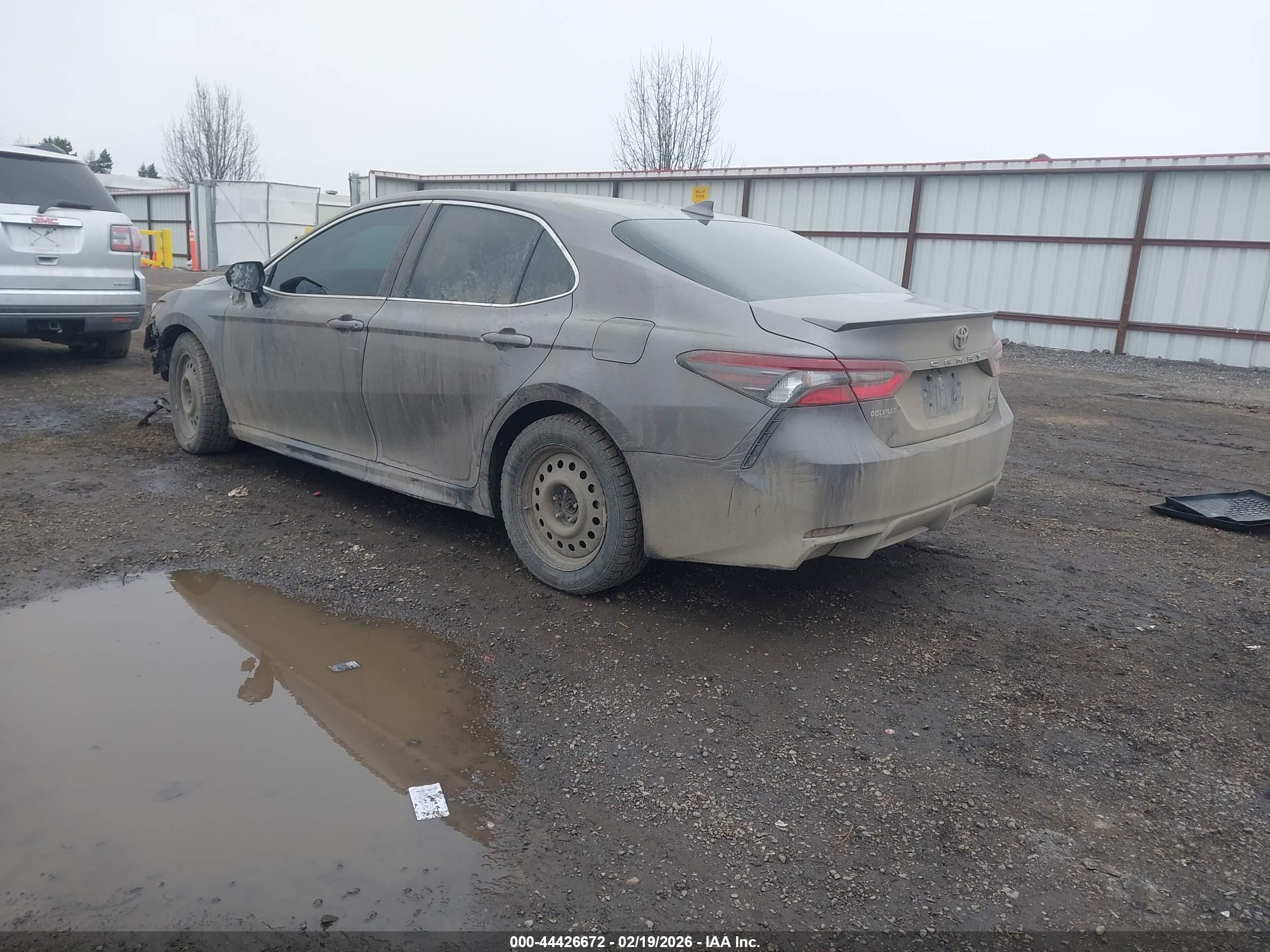 TOYOTA CAMRY image 3