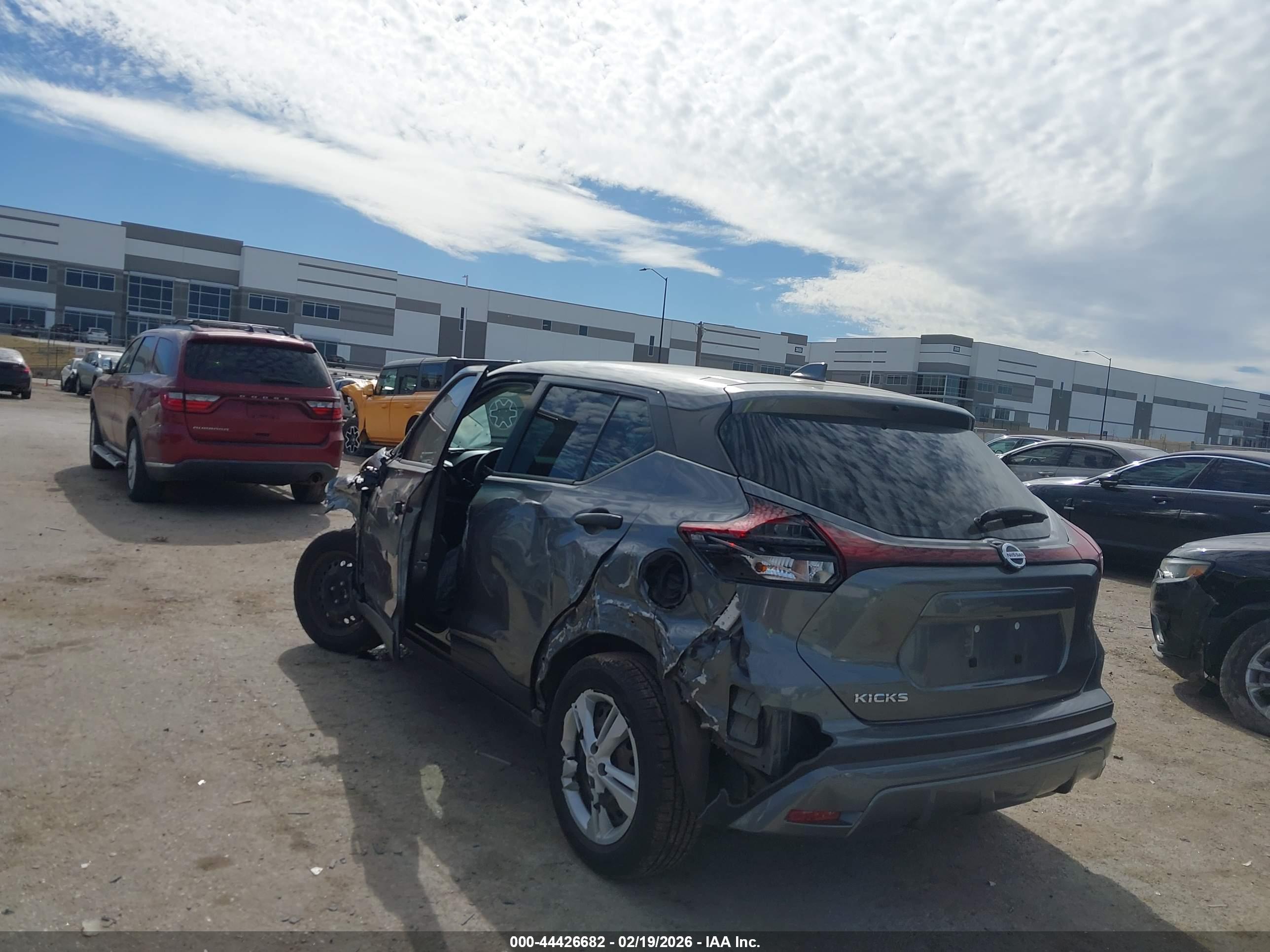 NISSAN KICKS image 3