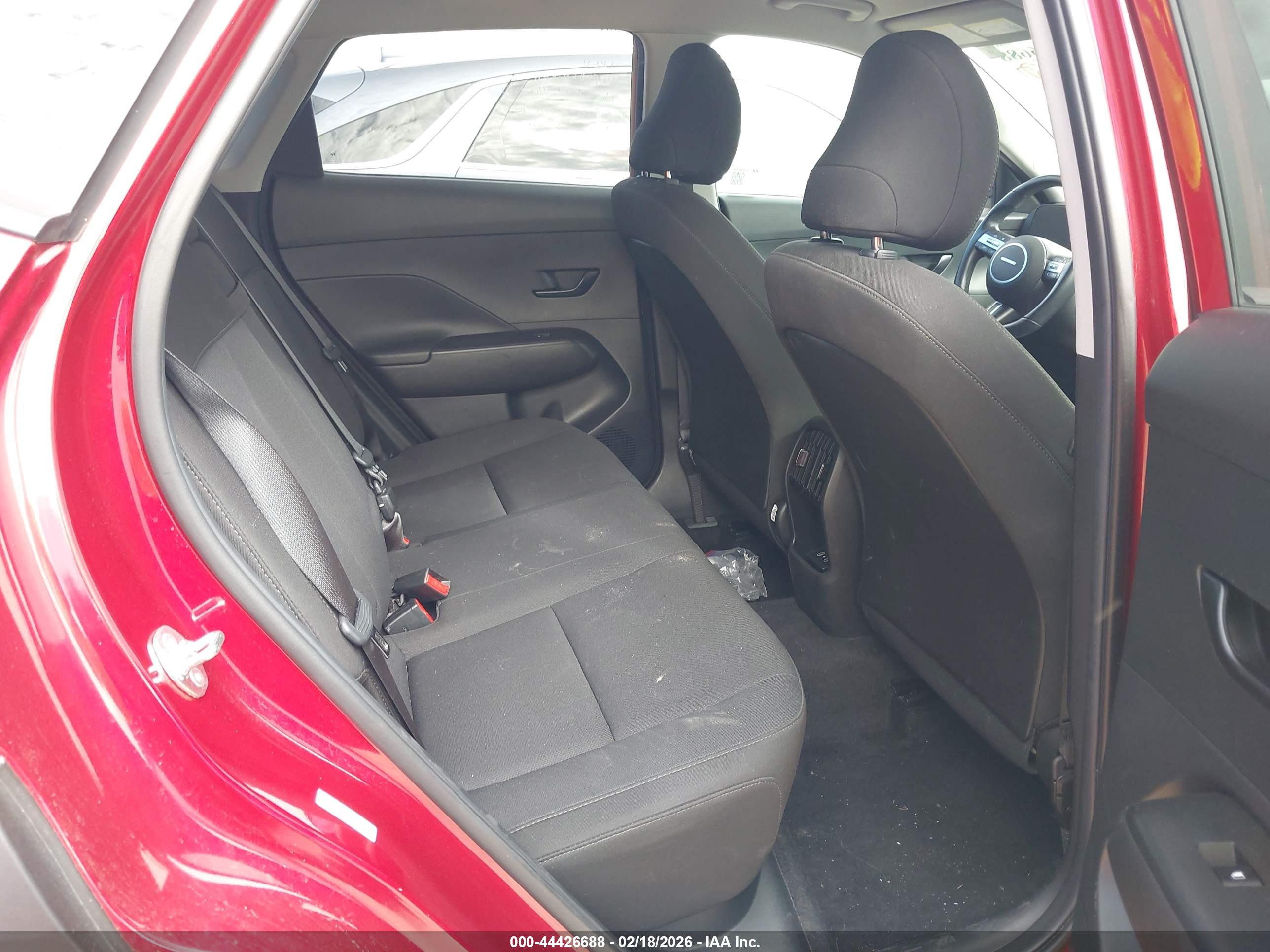 HYUNDAI KONA image 8