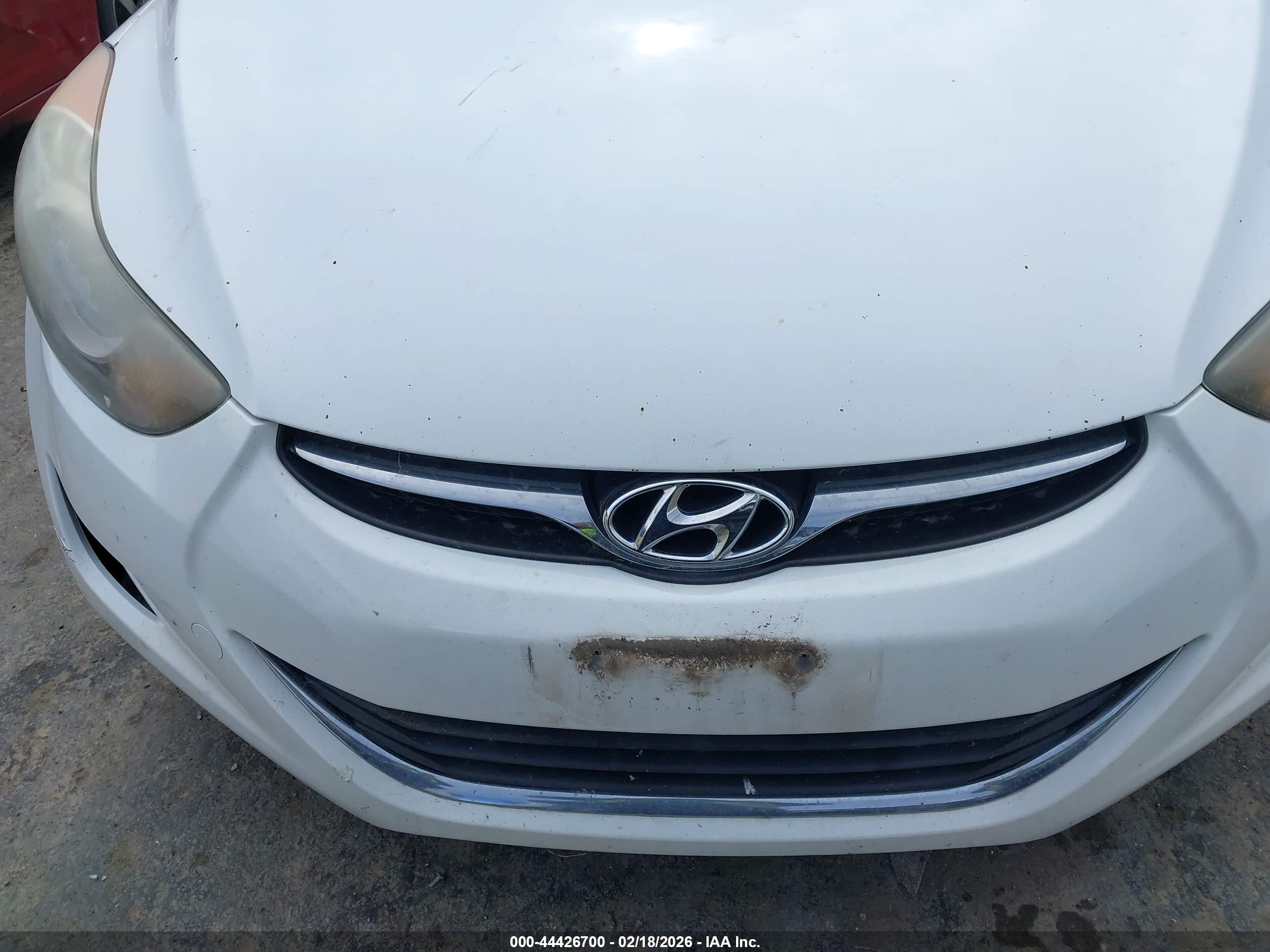 HYUNDAI ELANTRA image 6