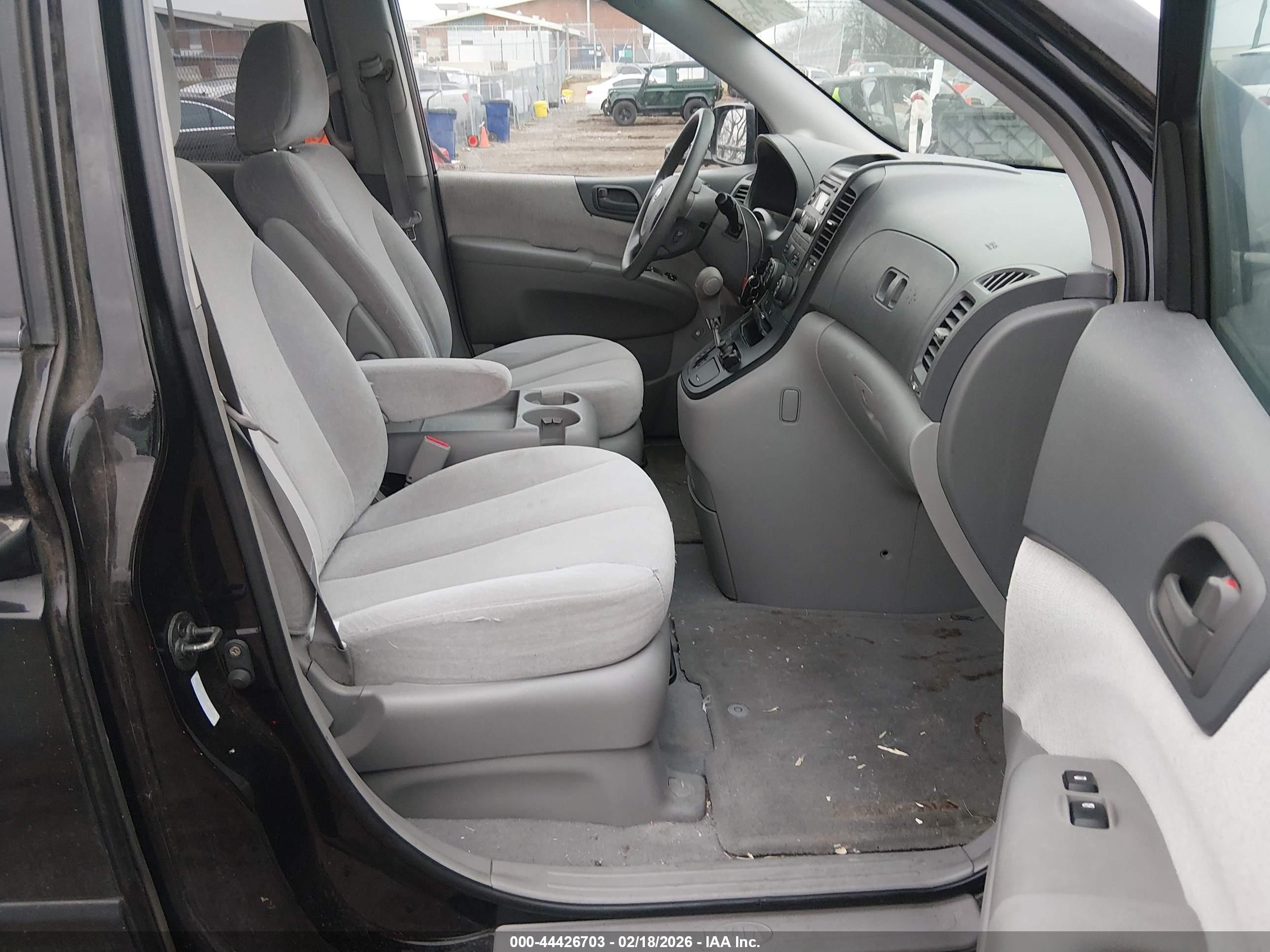 KIA SEDONA image 5