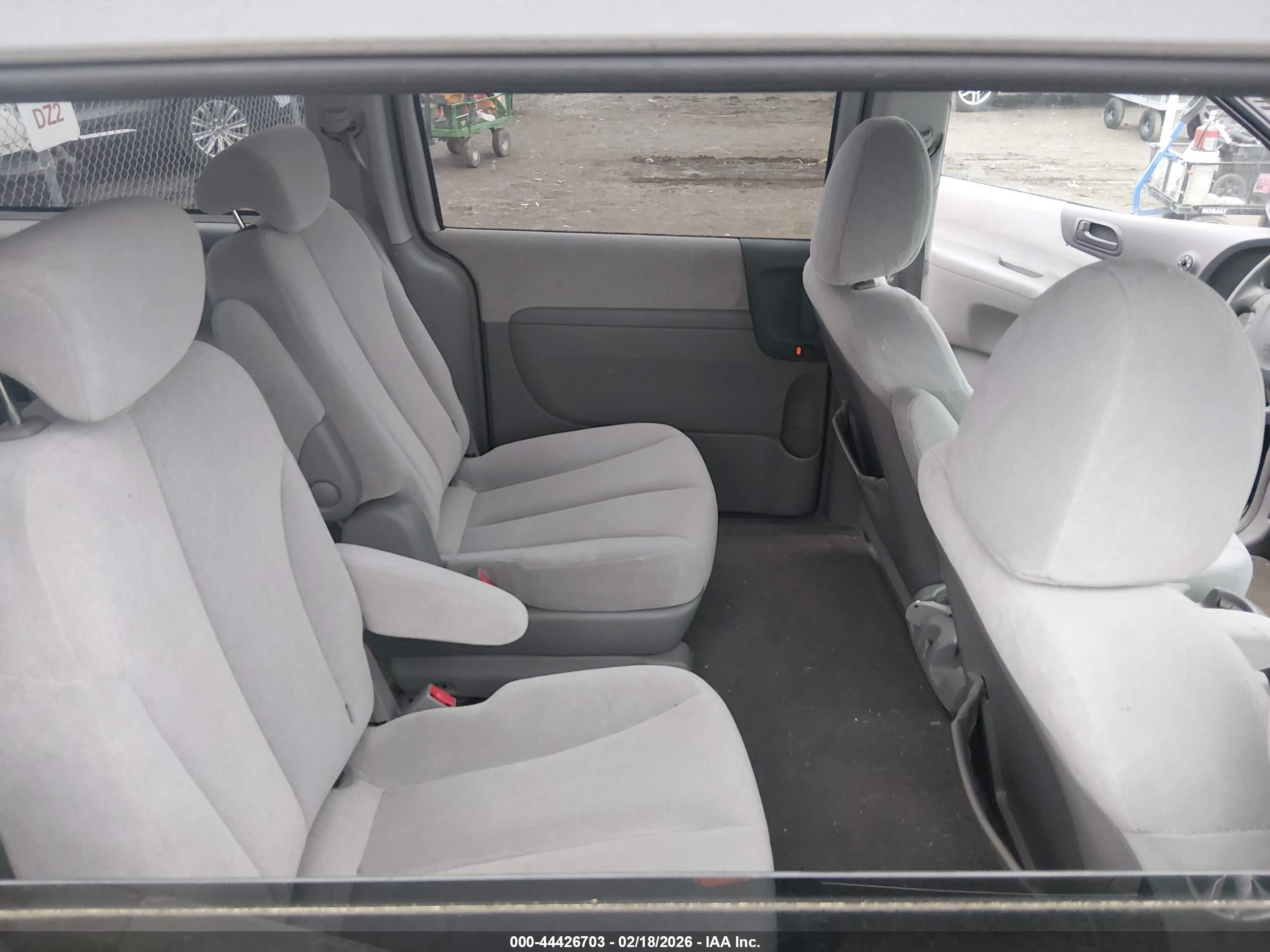 KIA SEDONA image 8