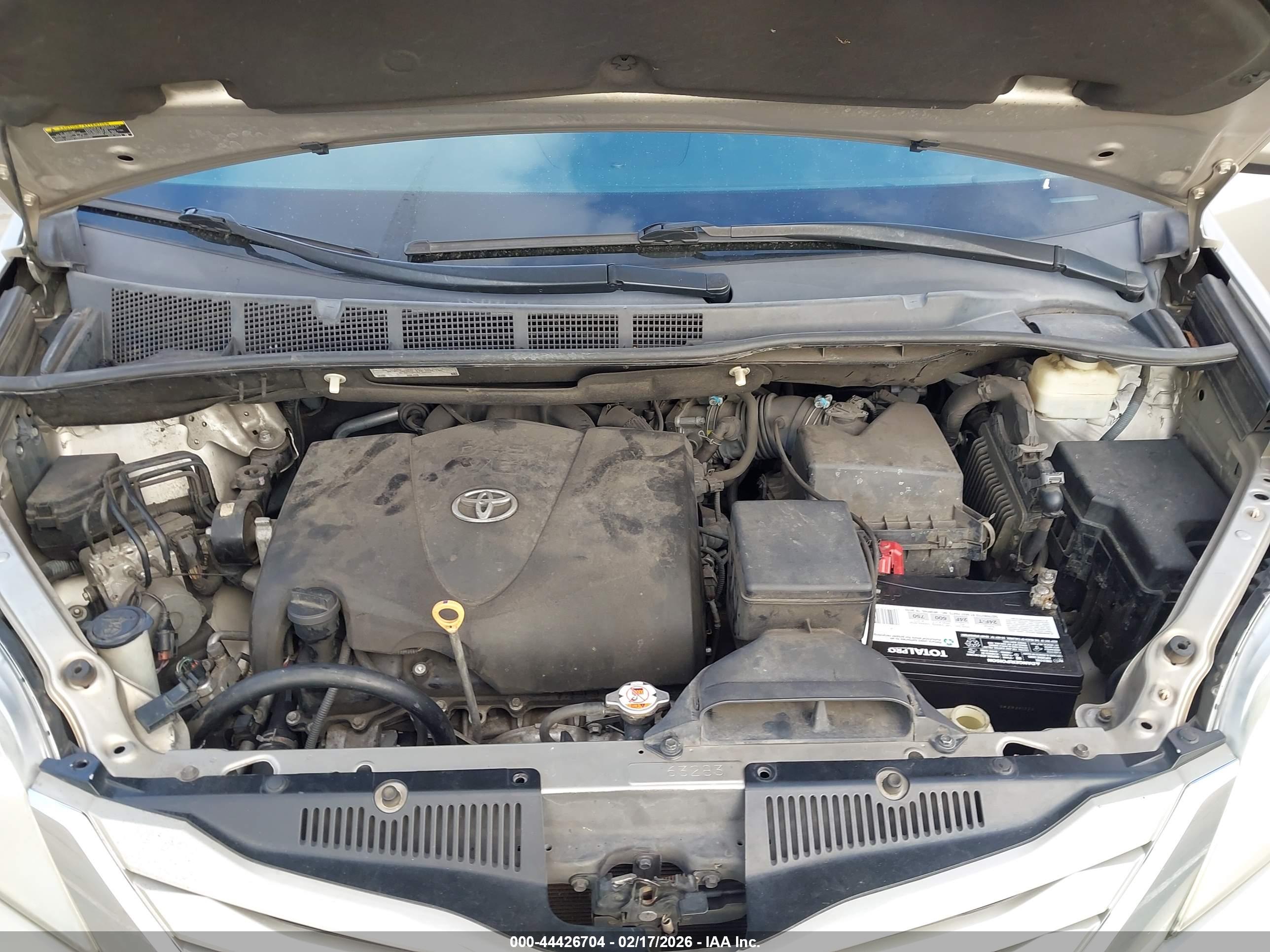 TOYOTA SIENNA image 10