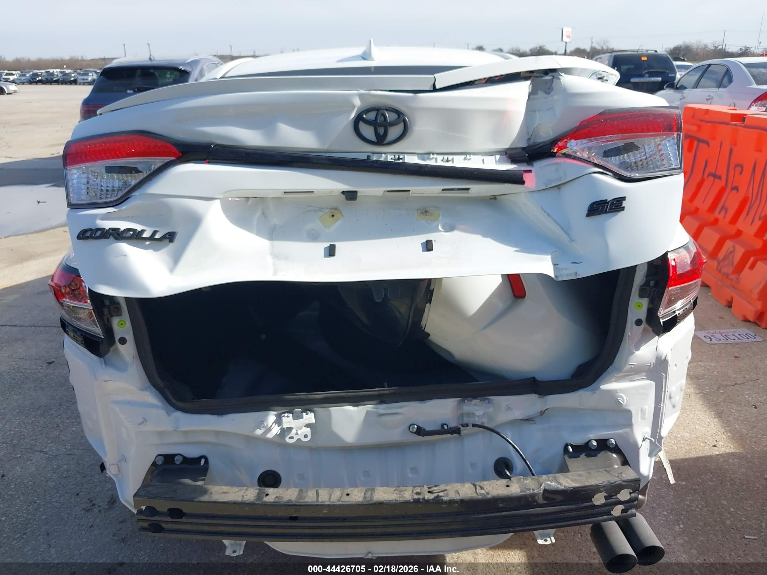 TOYOTA COROLLA image 6