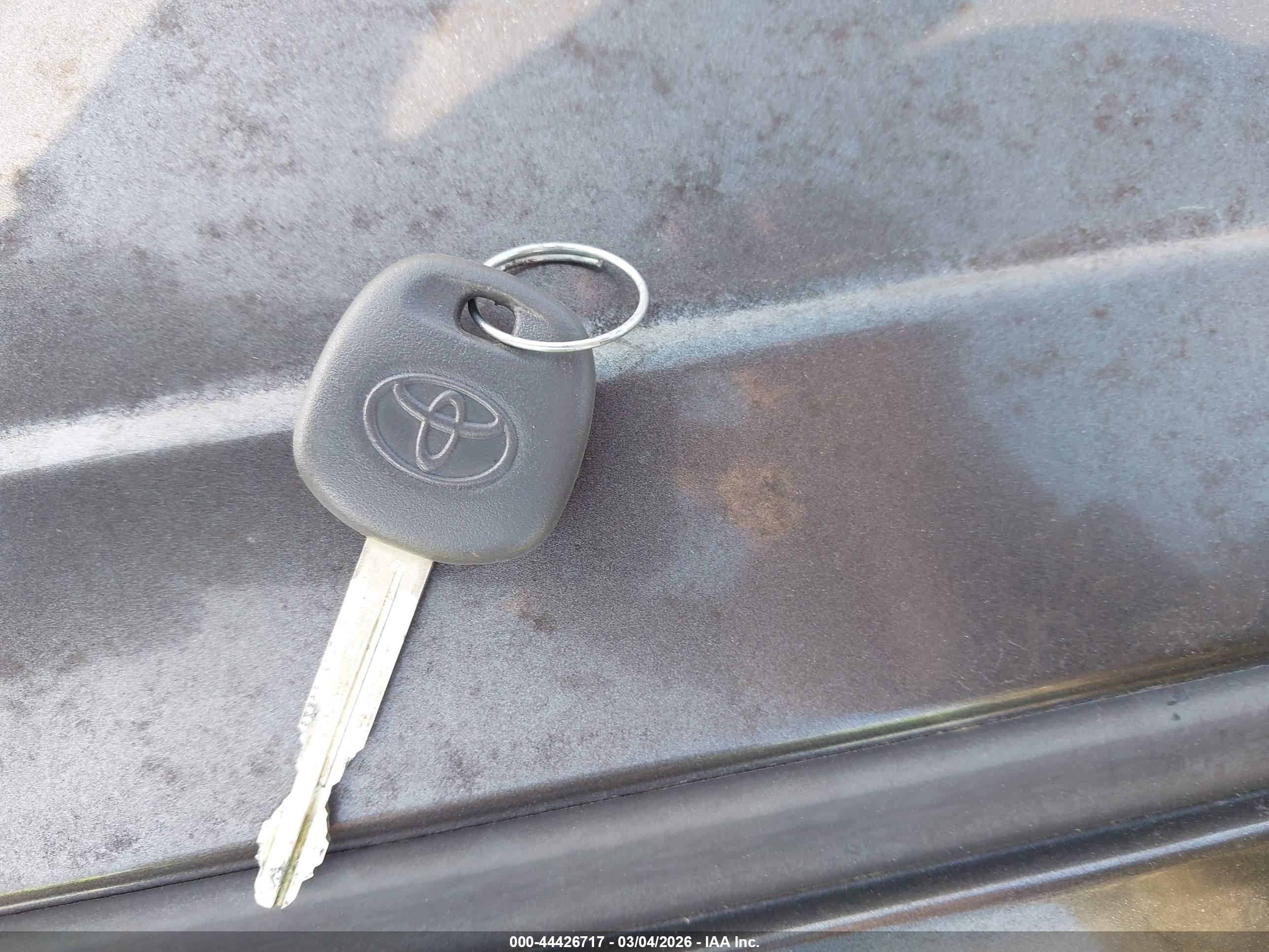 TOYOTA PRIUS image 11
