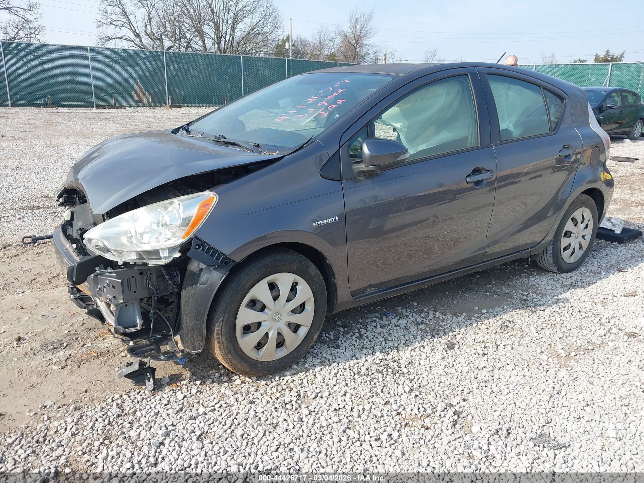 TOYOTA PRIUS image 2
