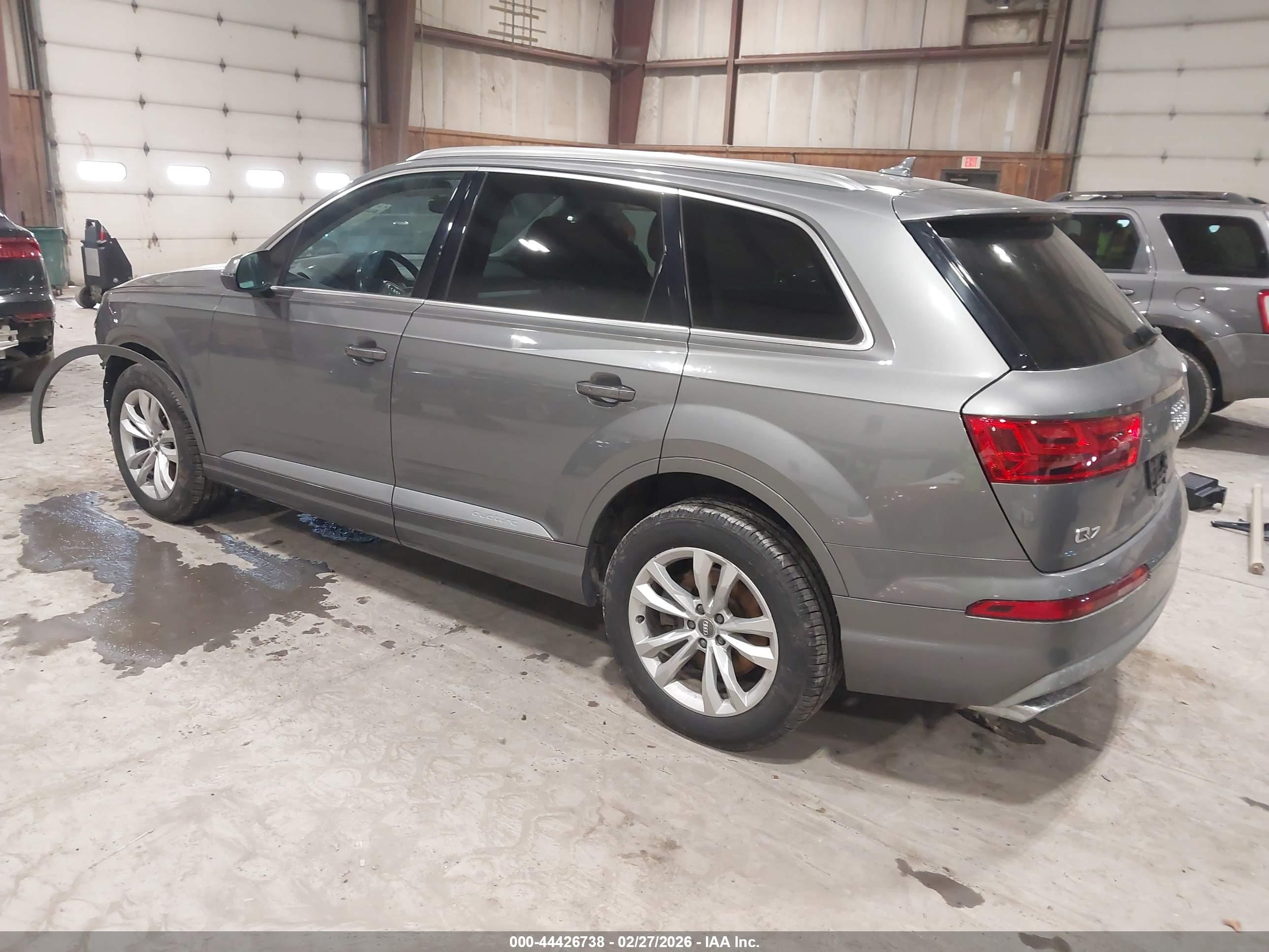 AUDI Q7 image 3