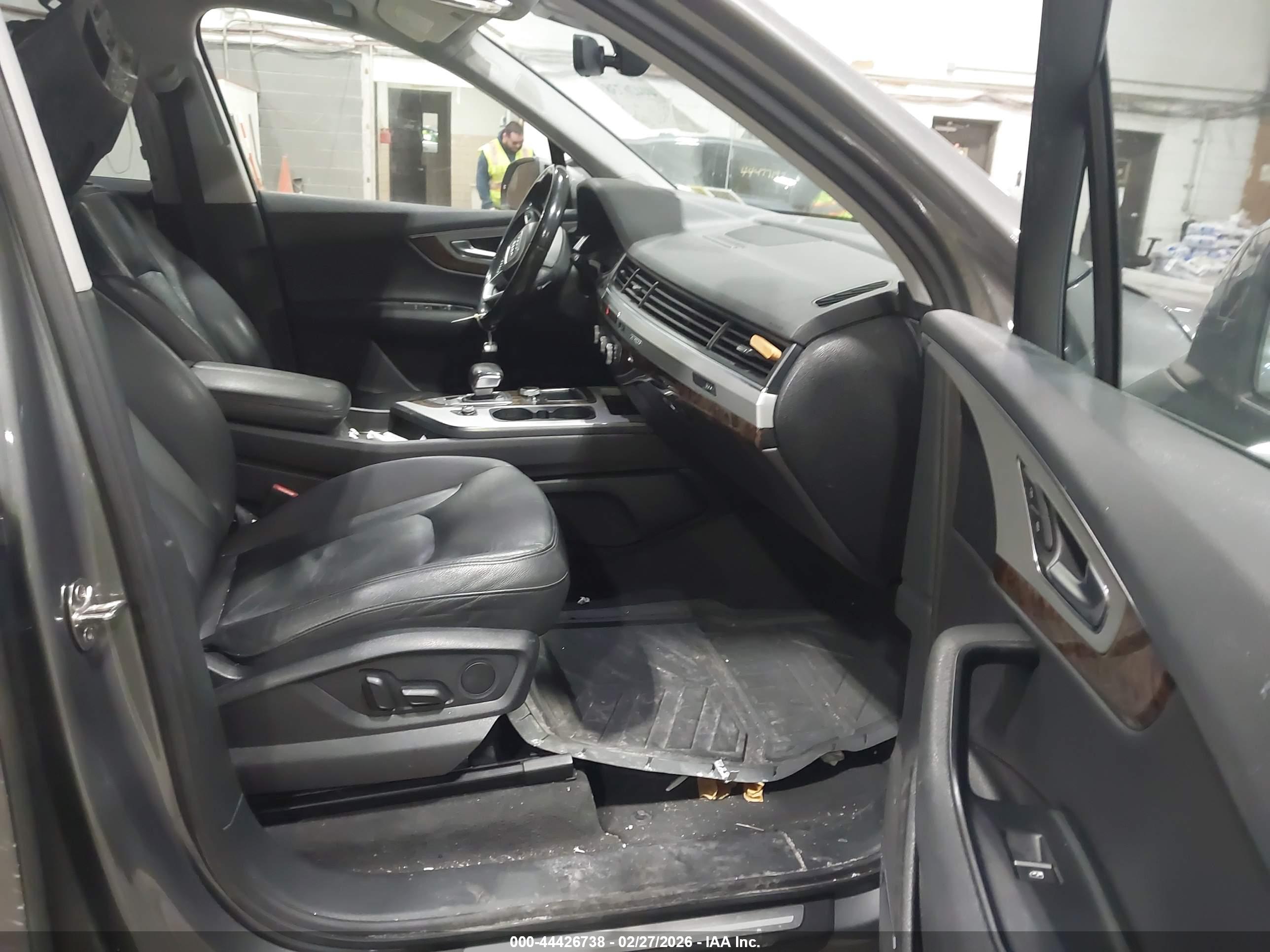 AUDI Q7 image 5