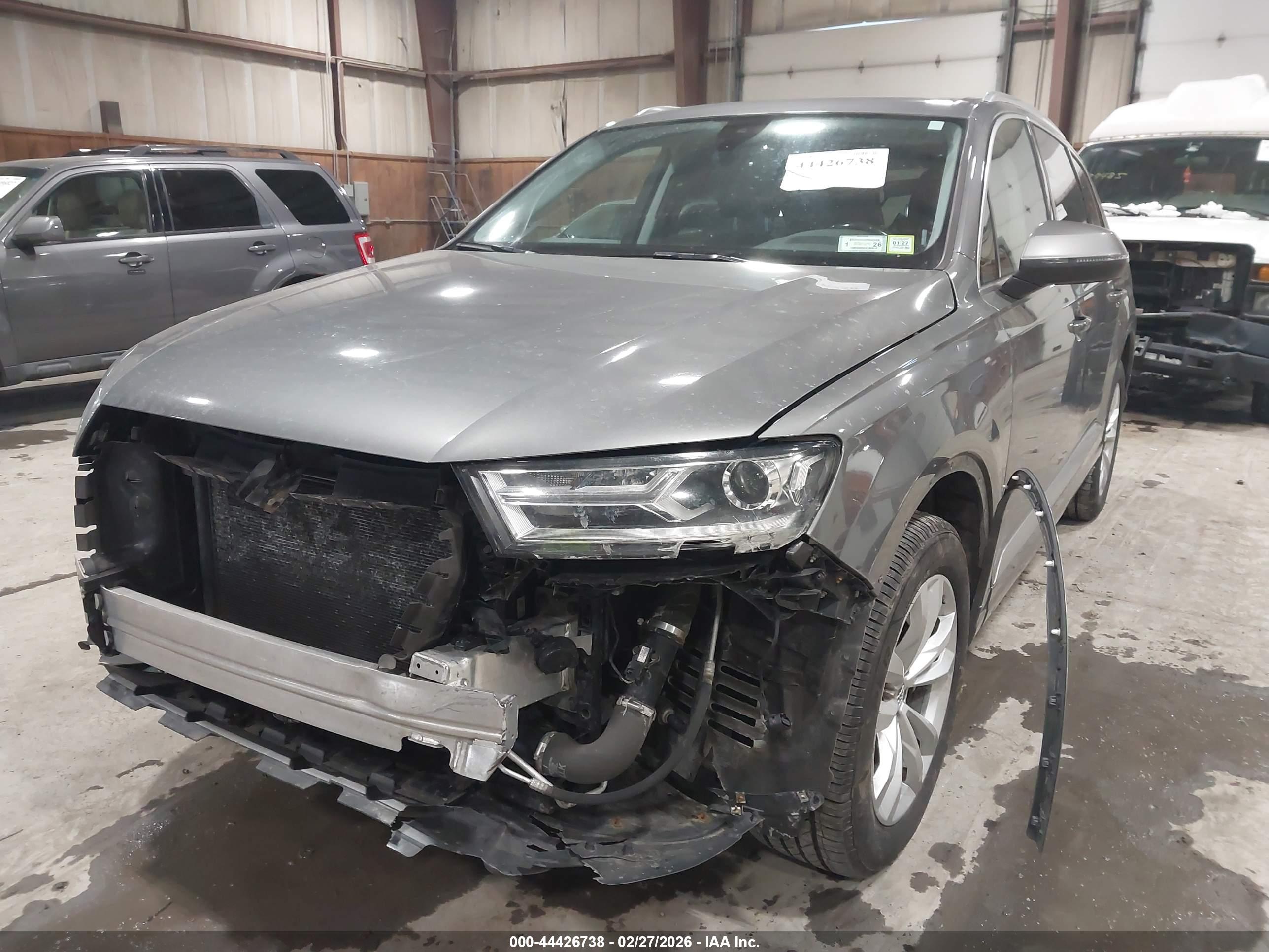 AUDI Q7 image 6