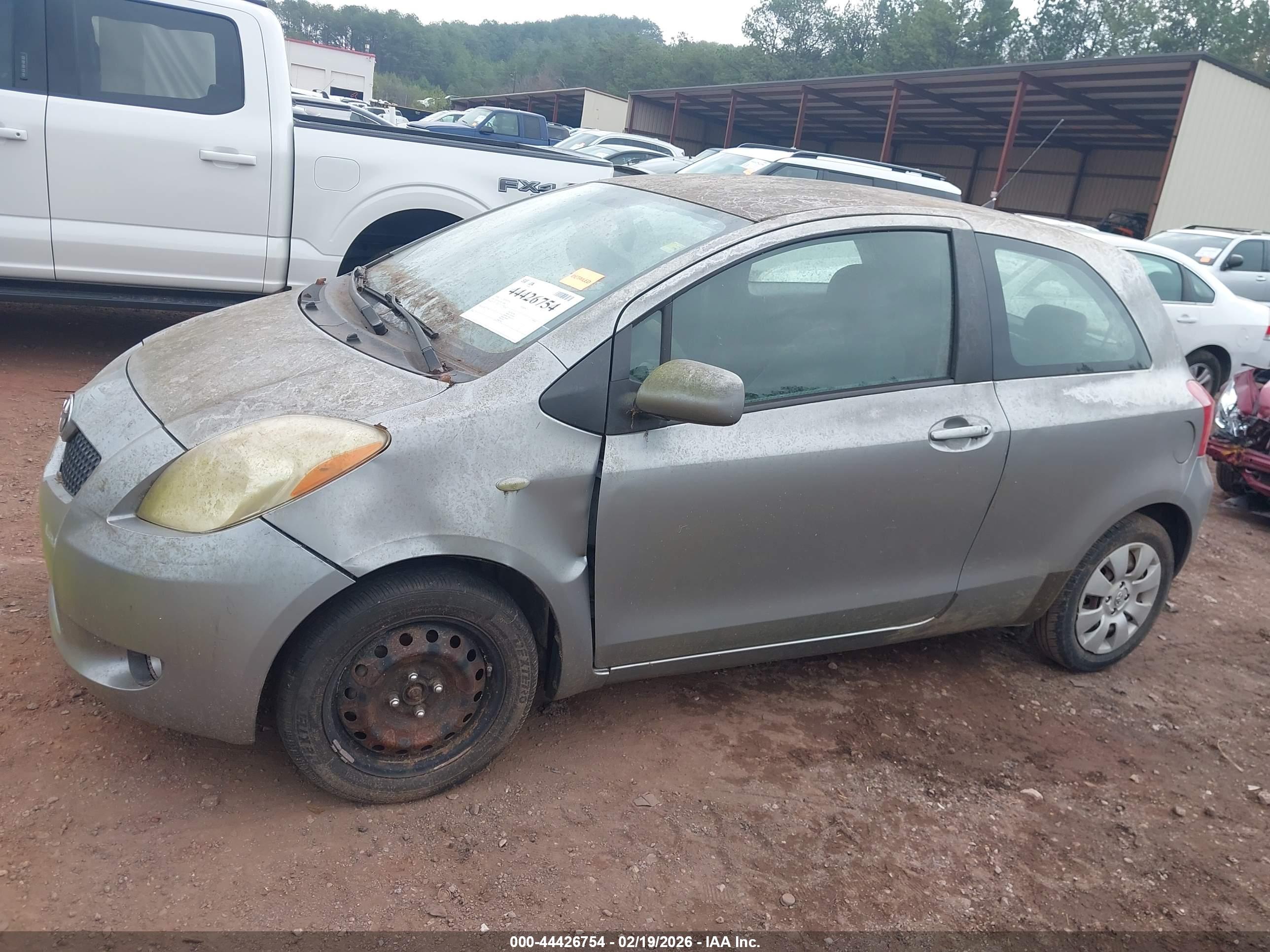 TOYOTA YARIS image 6