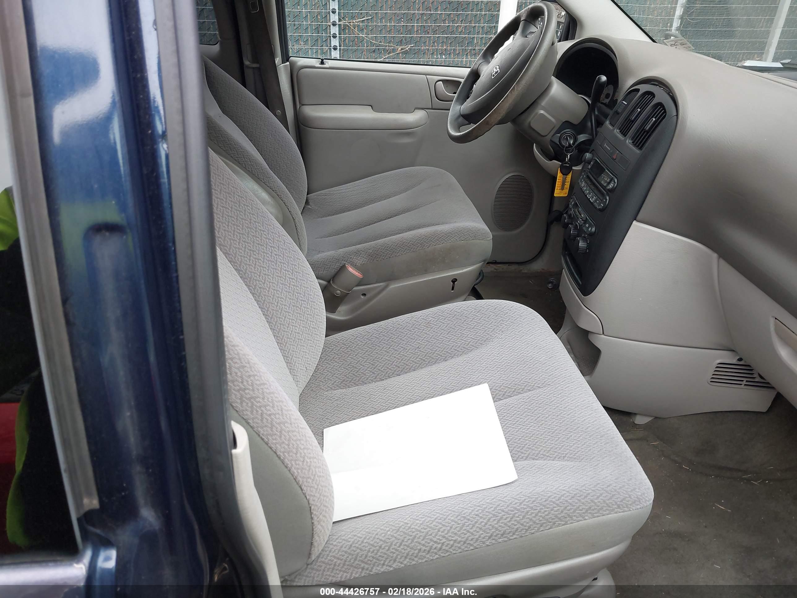 DODGE GRAND image 5
