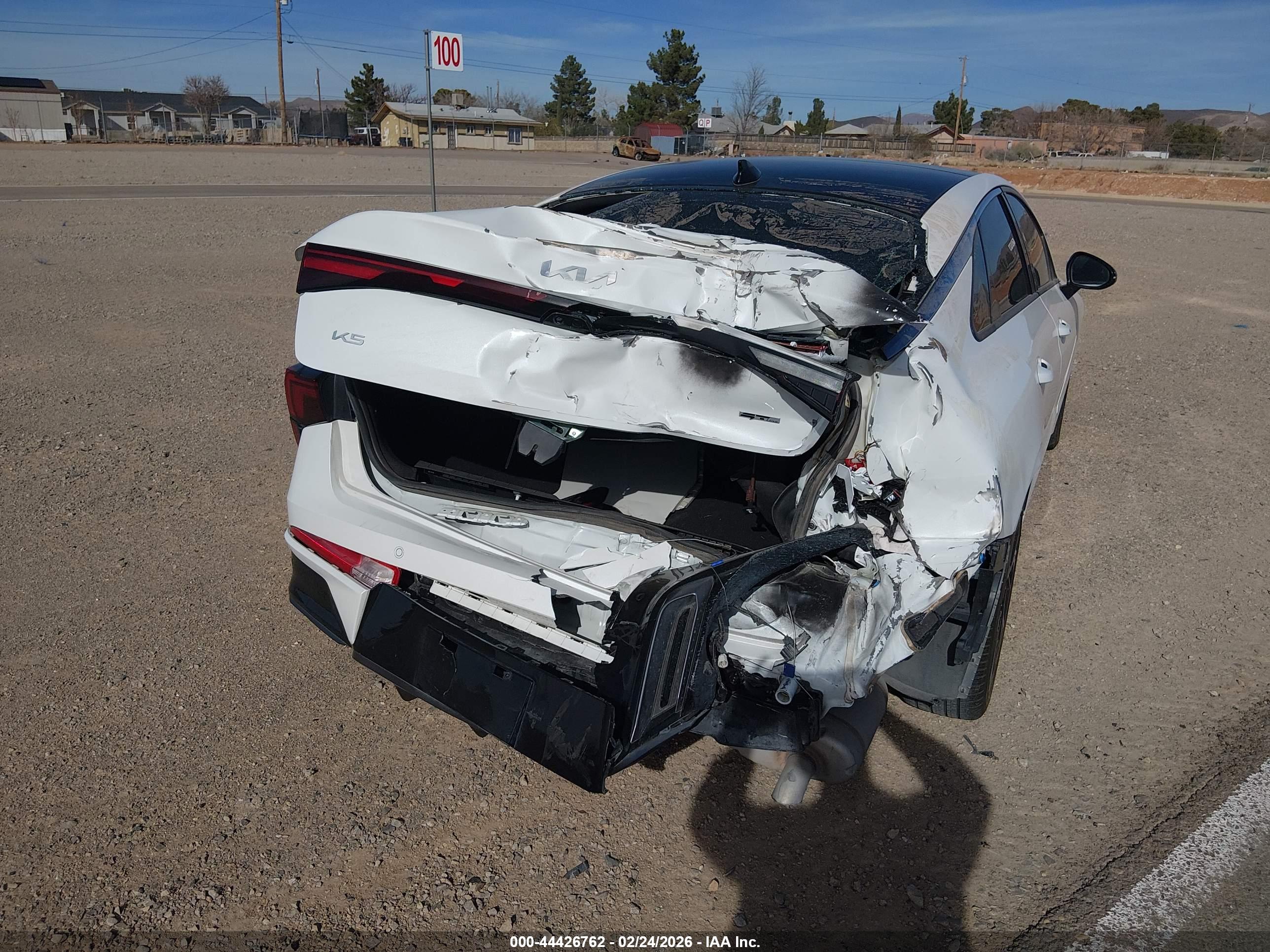 KIA K5 image 6