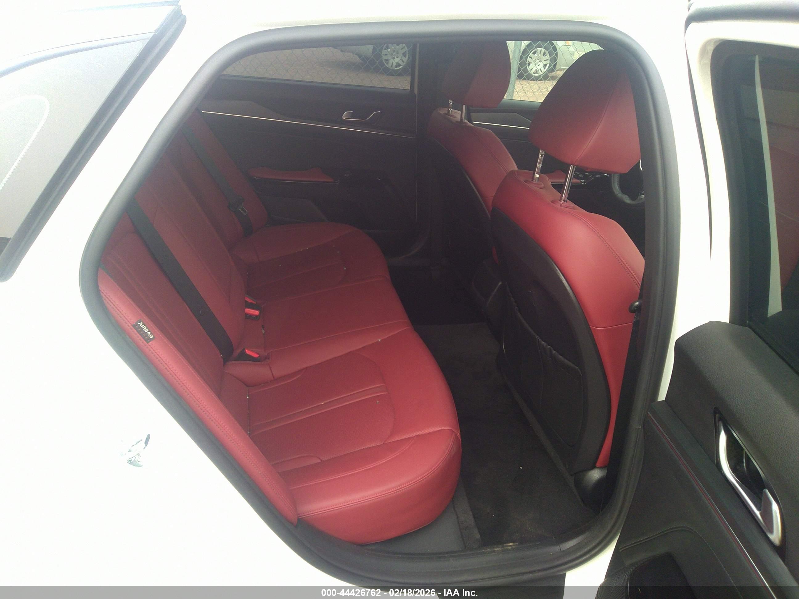 KIA K5 image 8