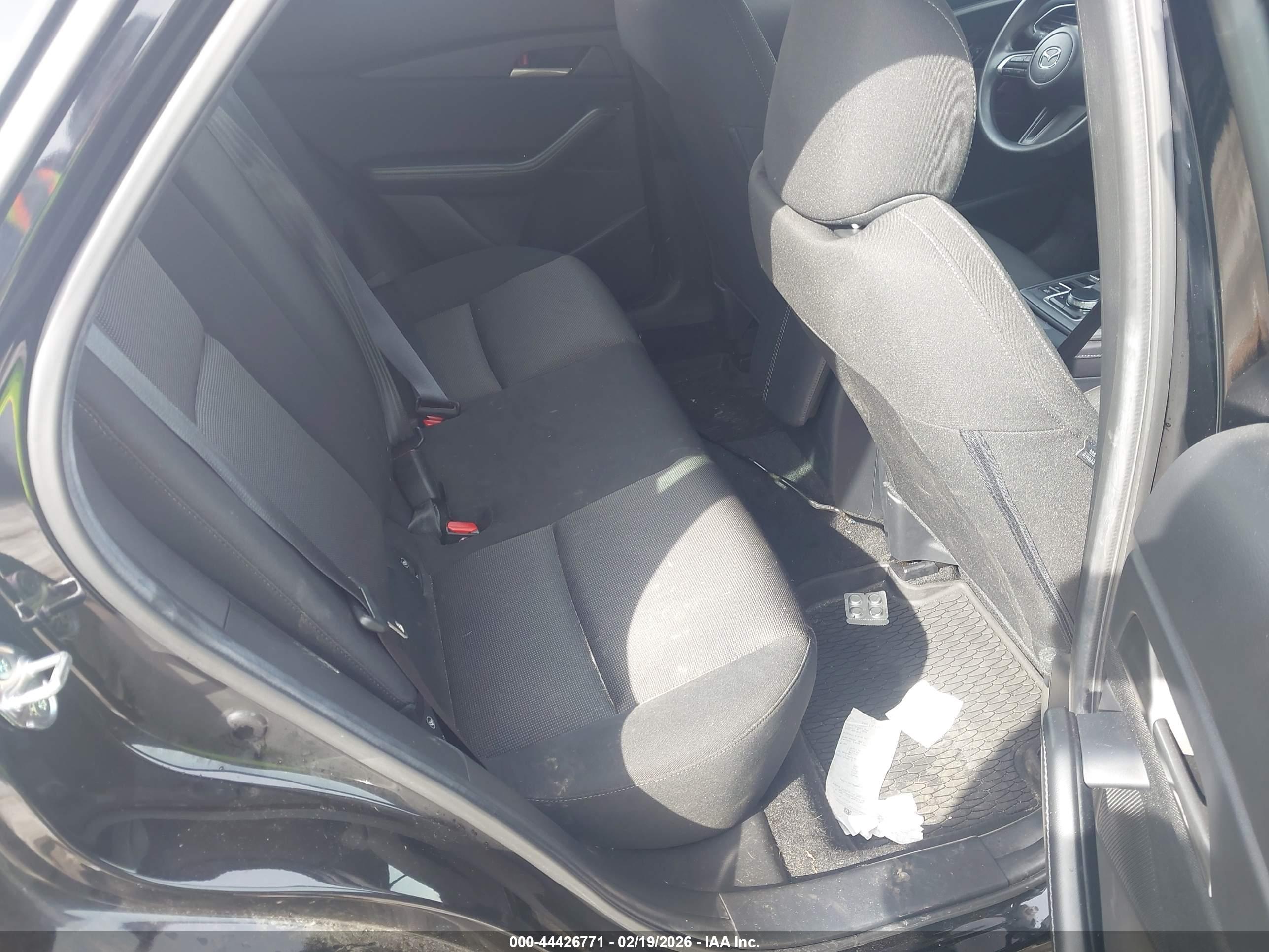 MAZDA CX-30 image 8