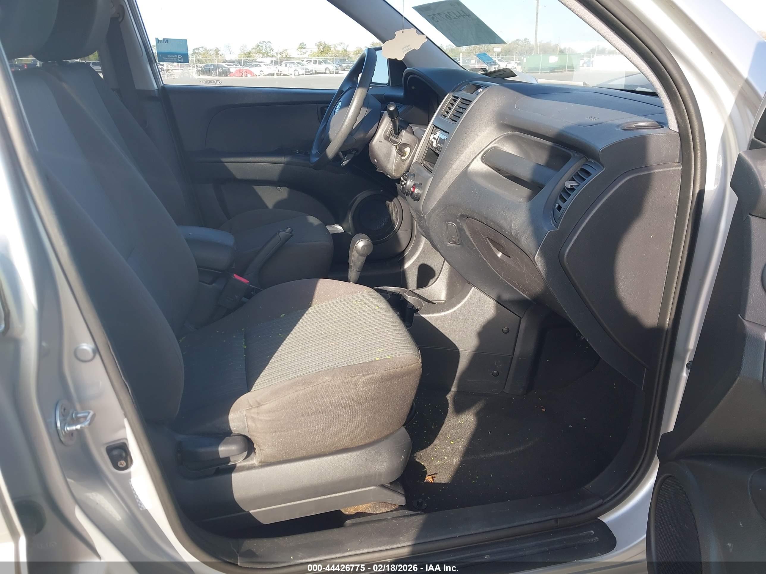 KIA SPORTAGE image 5