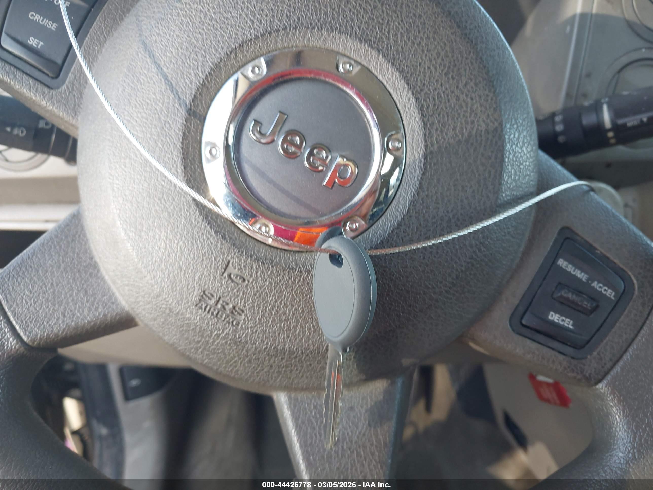 JEEP COMMANDER image 11