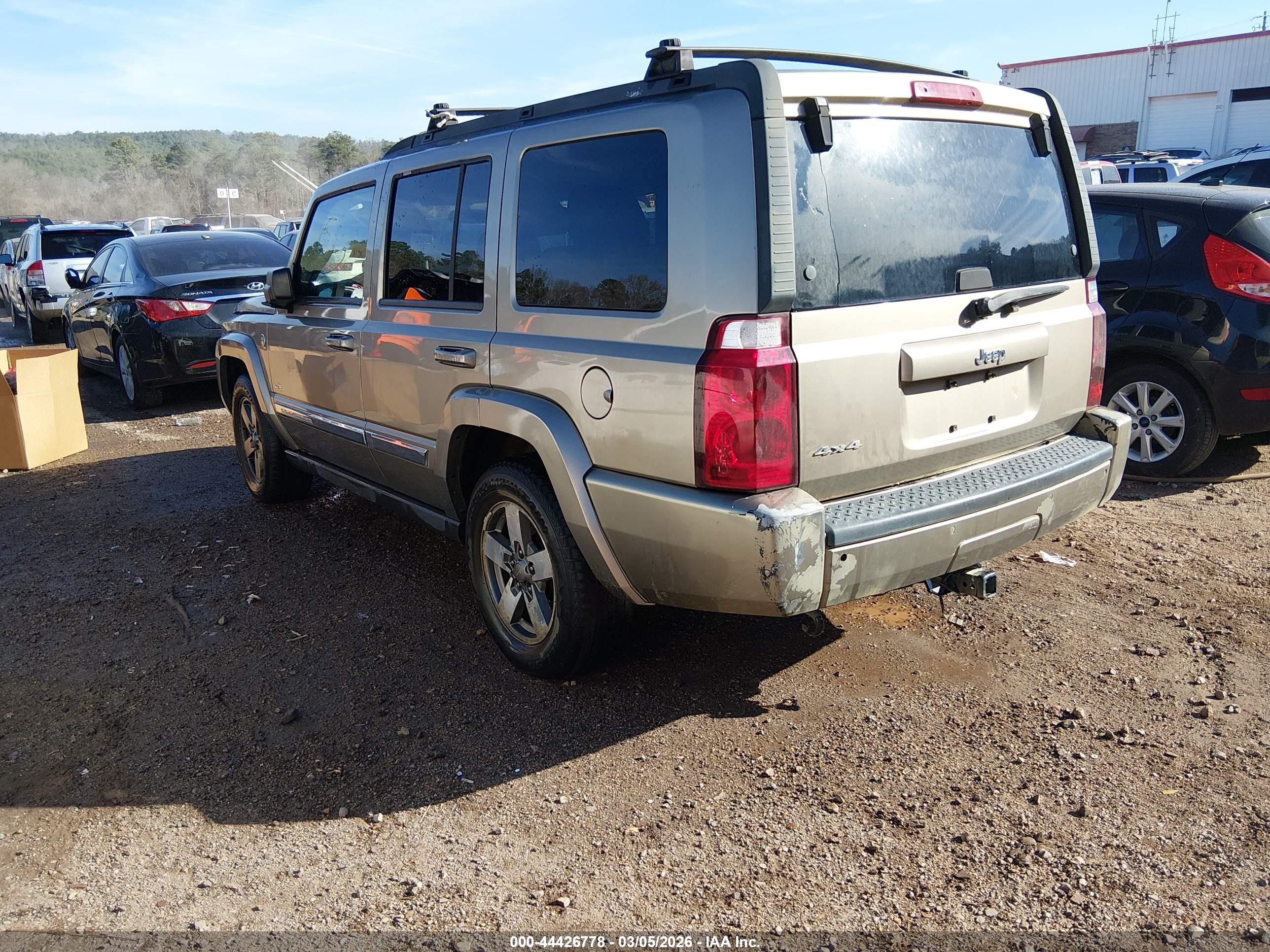 JEEP COMMANDER image 3