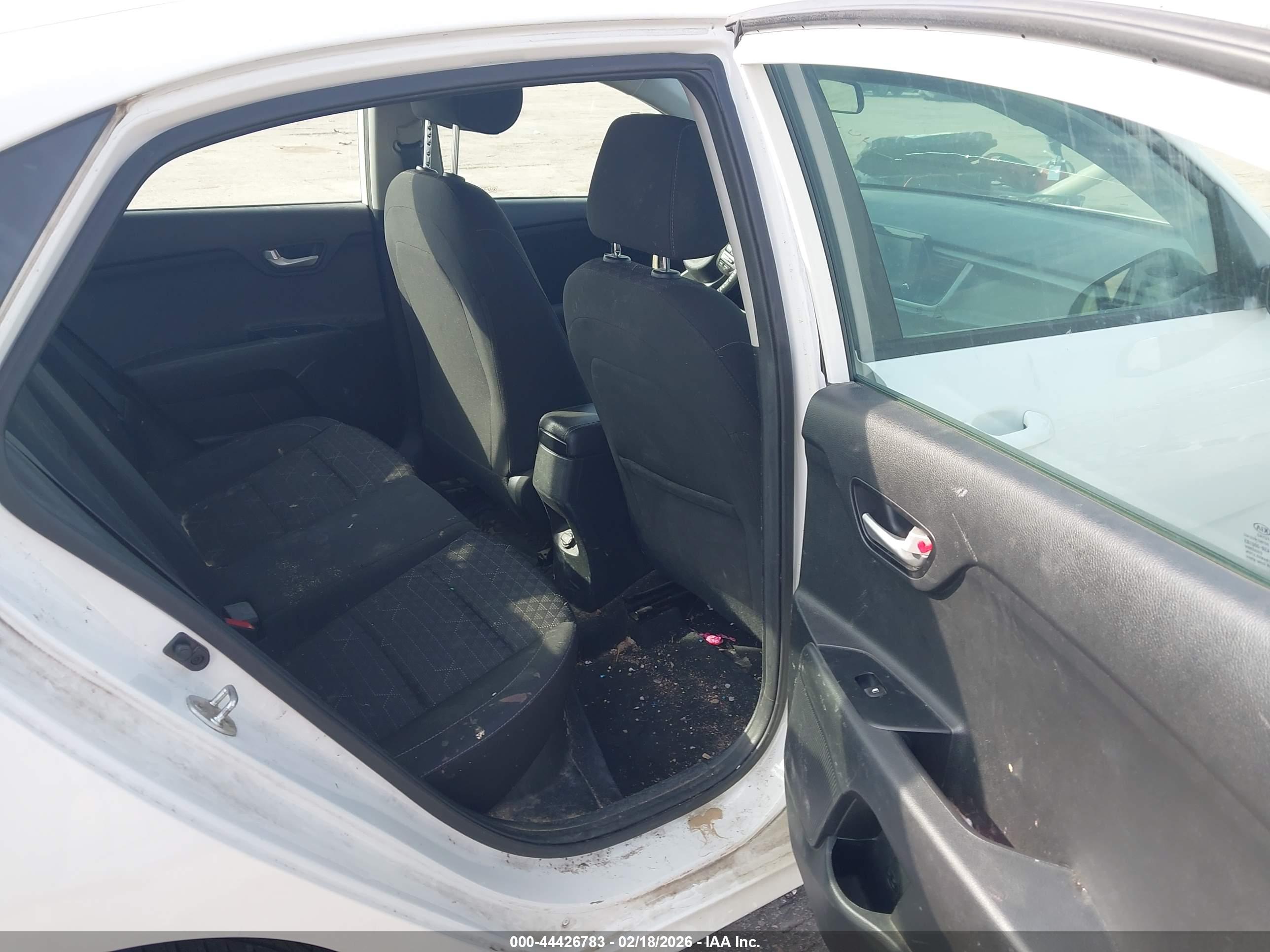 KIA RIO image 8