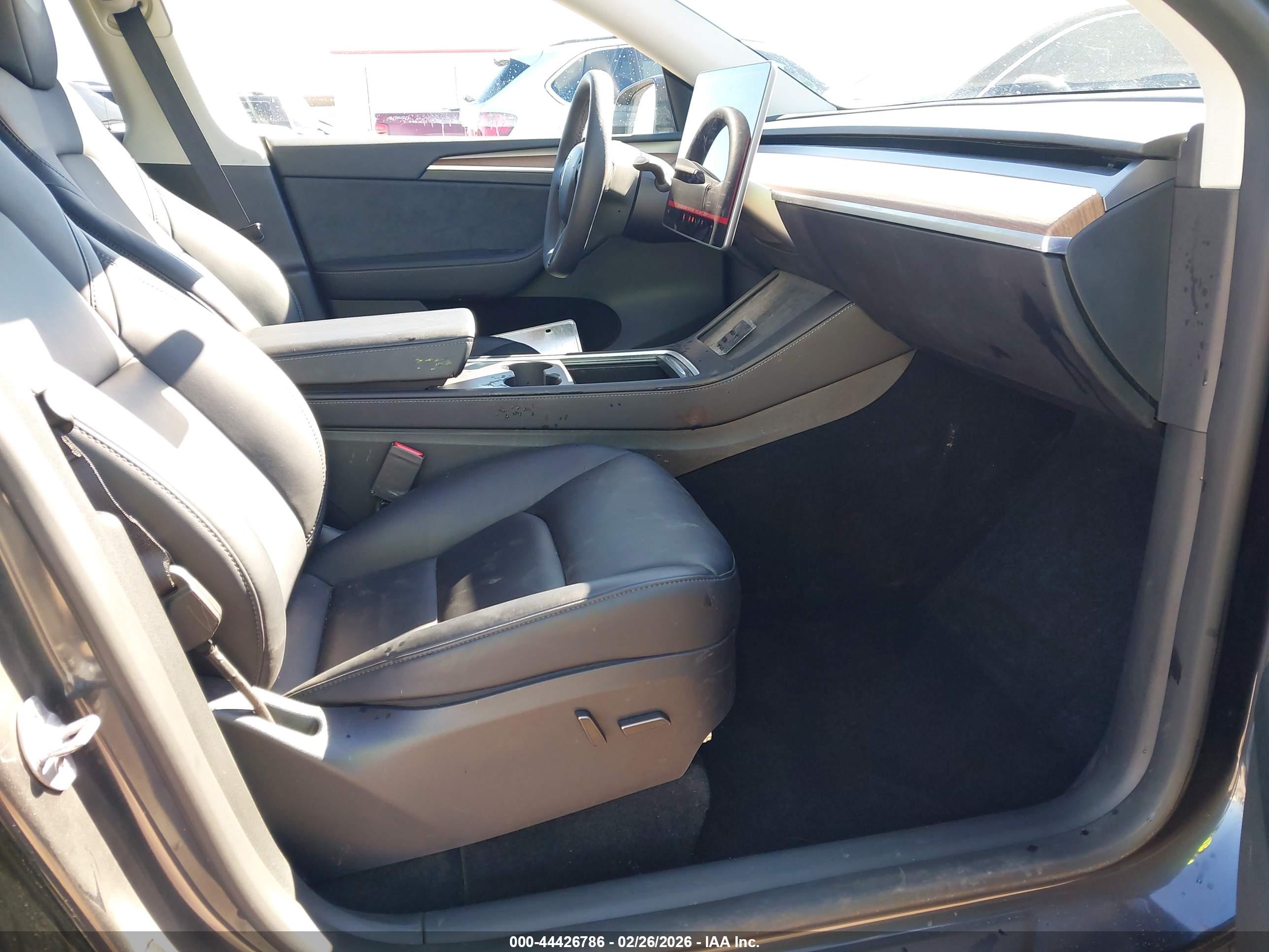 TESLA MODEL image 5