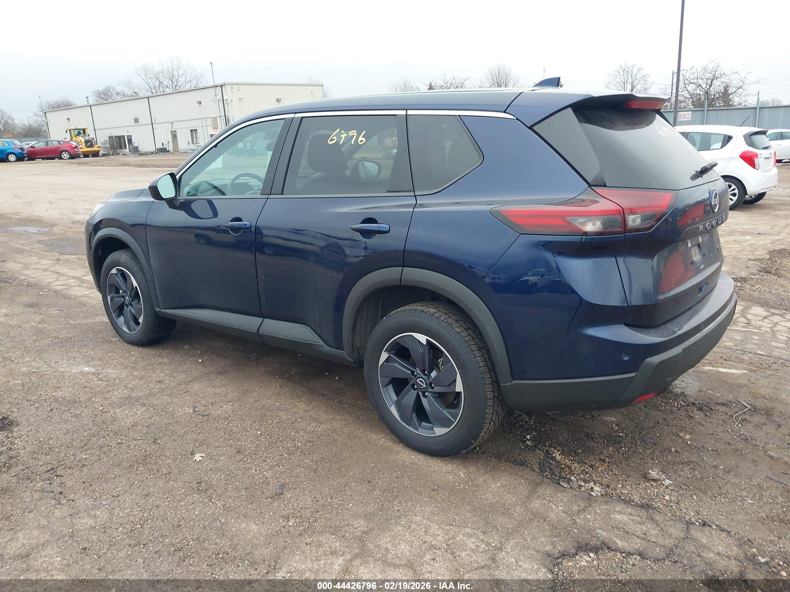 NISSAN ROGUE image 3