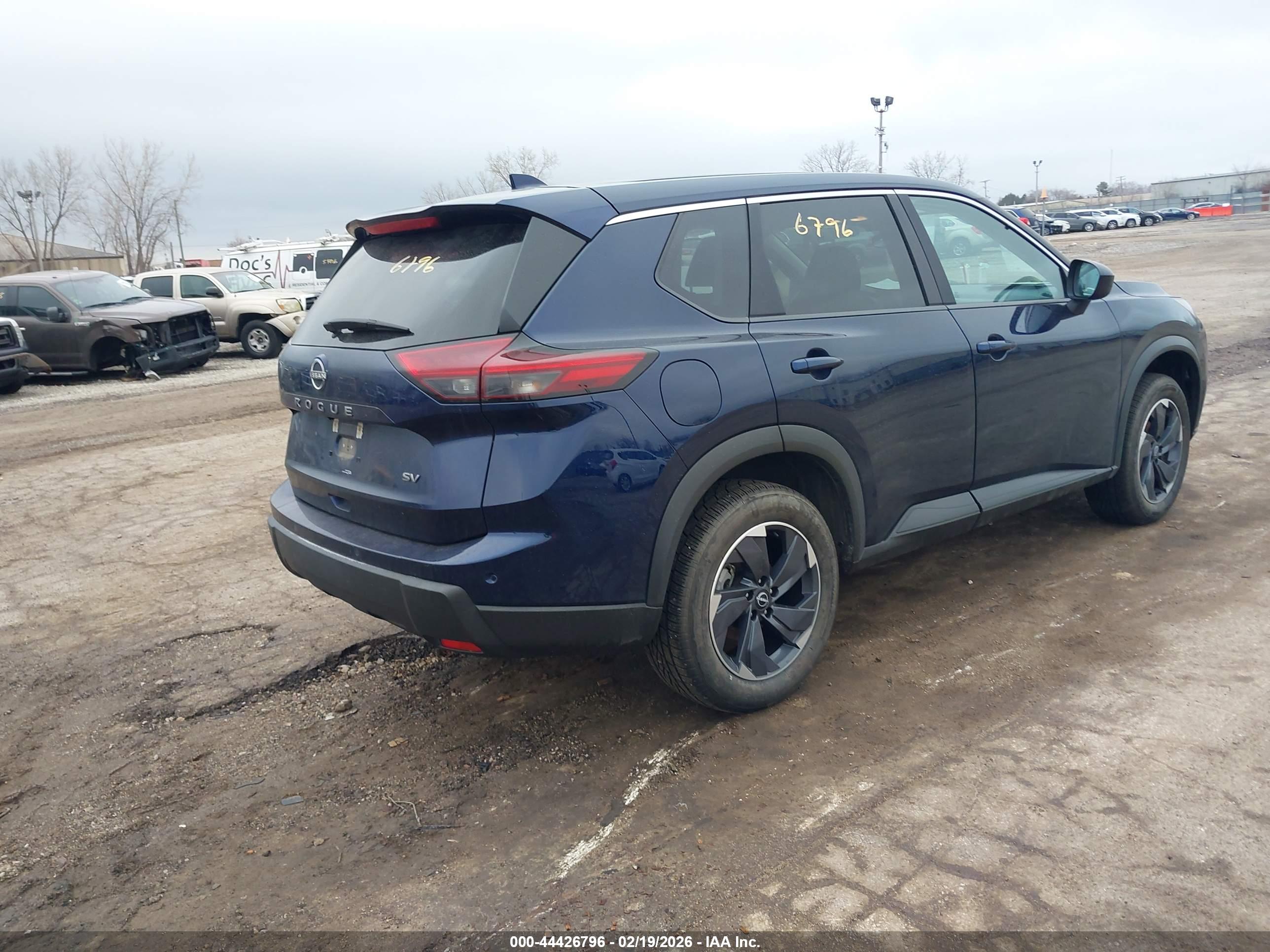 NISSAN ROGUE image 4