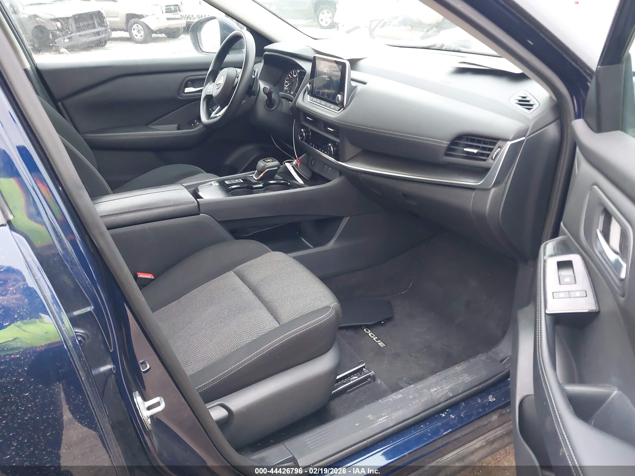 NISSAN ROGUE image 5