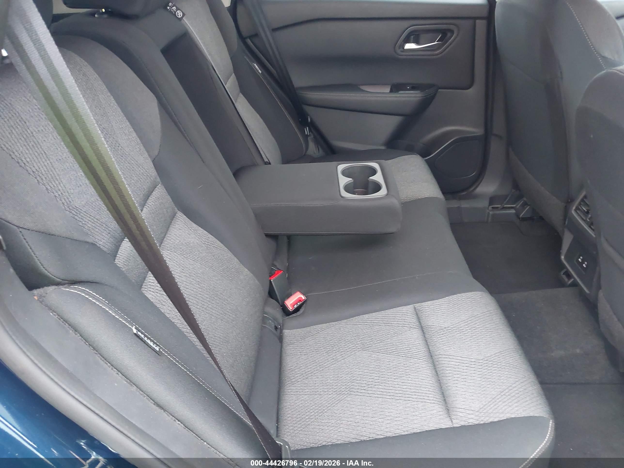 NISSAN ROGUE image 8