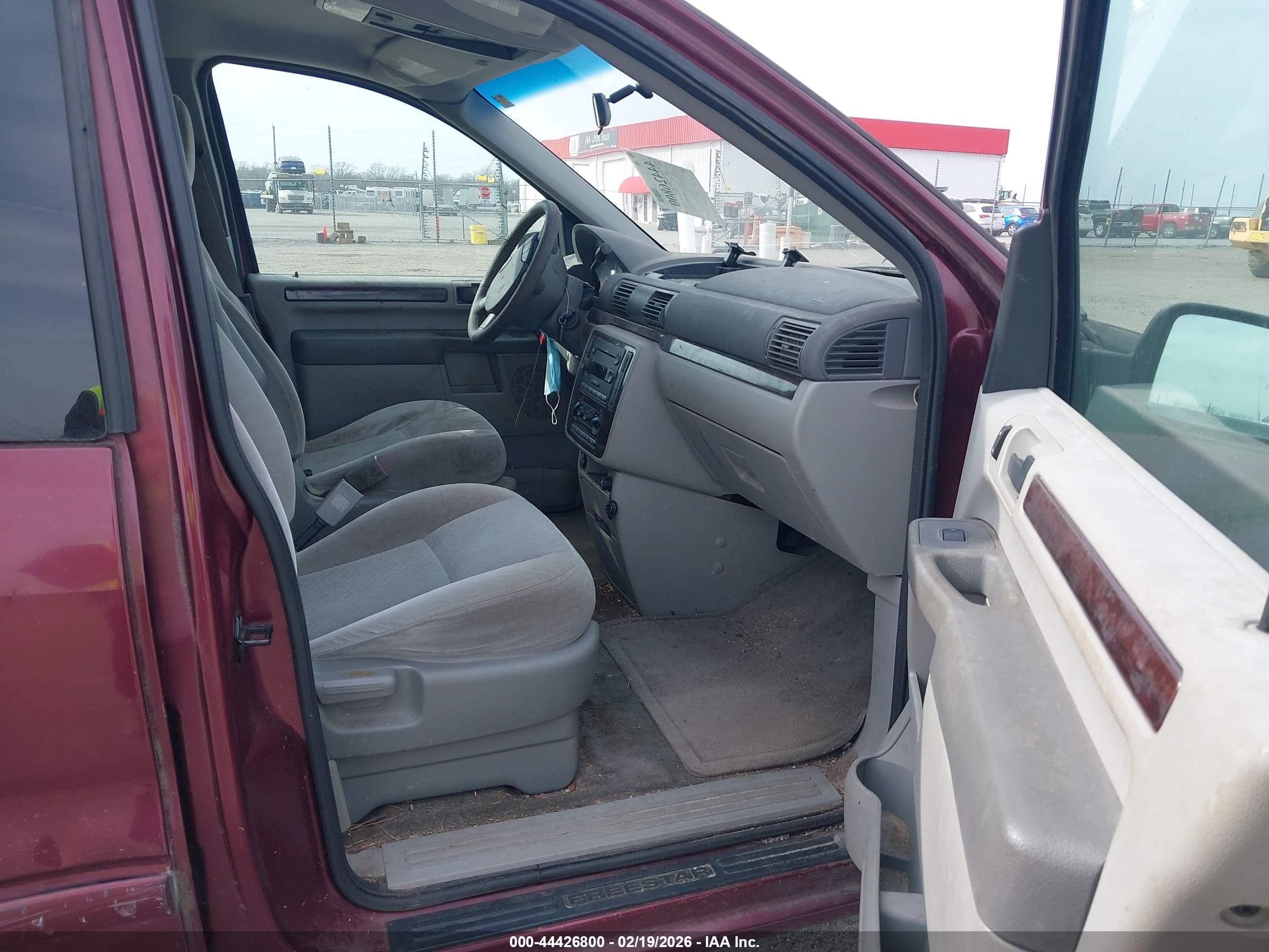 FORD FREESTAR image 5