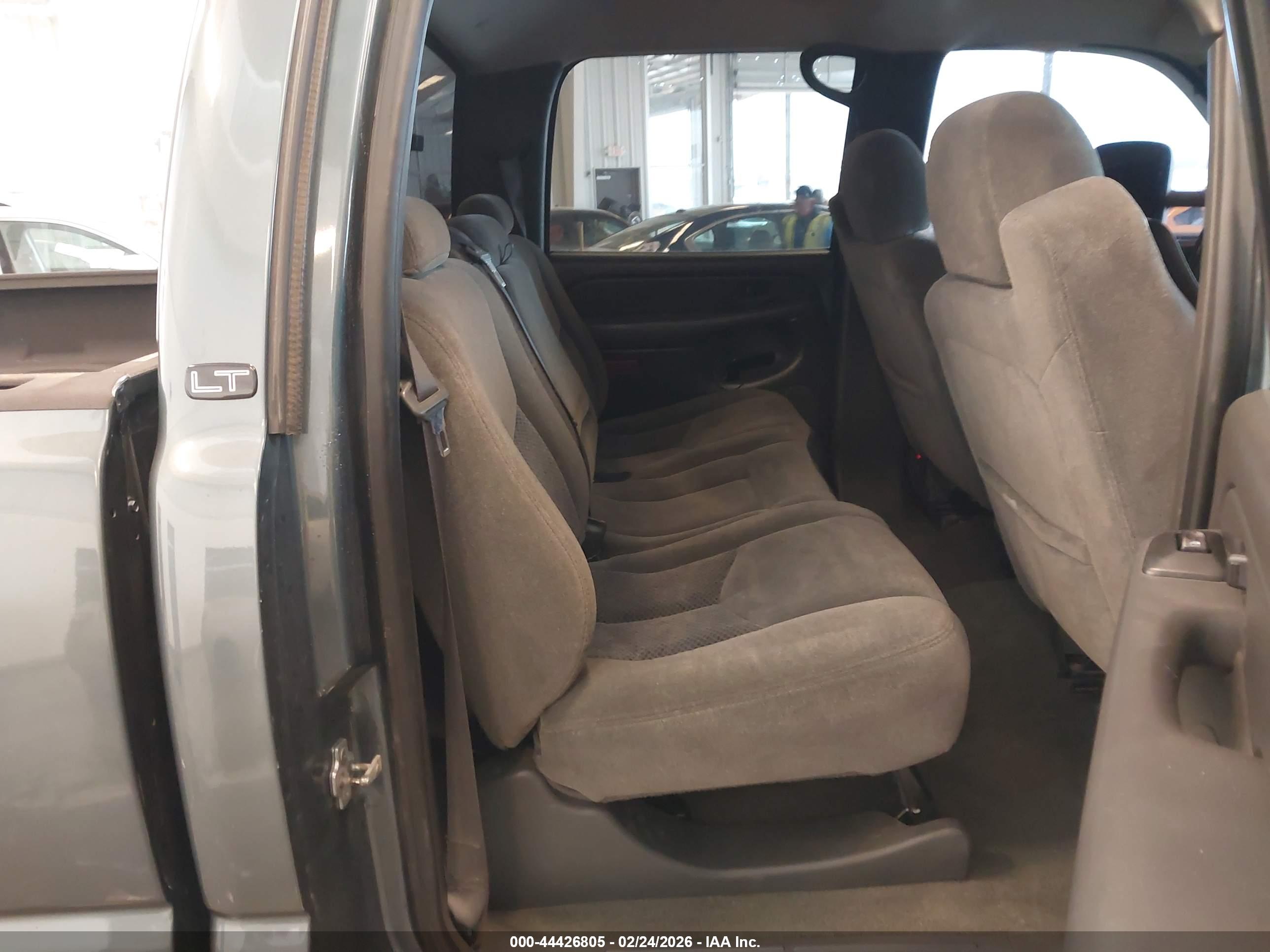 CHEVROLET SILVERADO image 8
